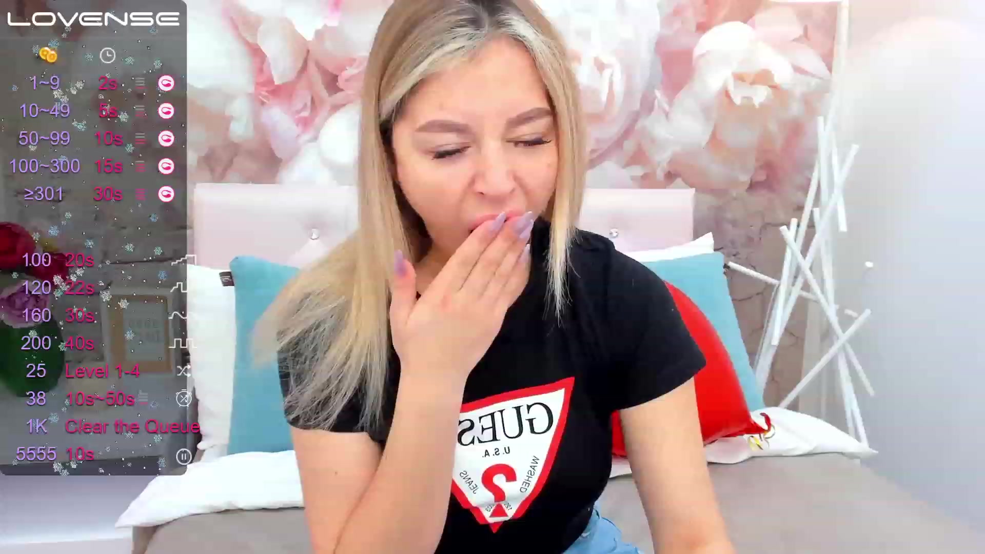 Gallery image thumbnail from SofiBloom's myfreecams stream on, 03/12/2023, 08:34 image 19 of 20