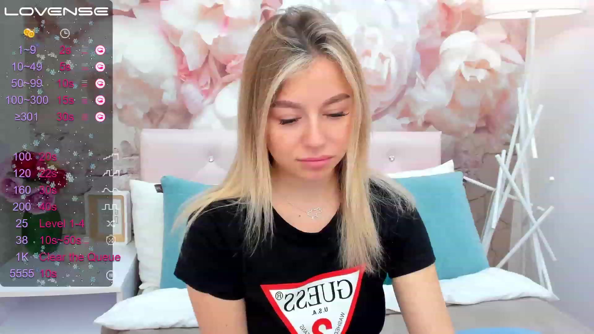 Gallery image thumbnail from SofiBloom's myfreecams stream on, 03/12/2023, 09:45 image 15 of 20