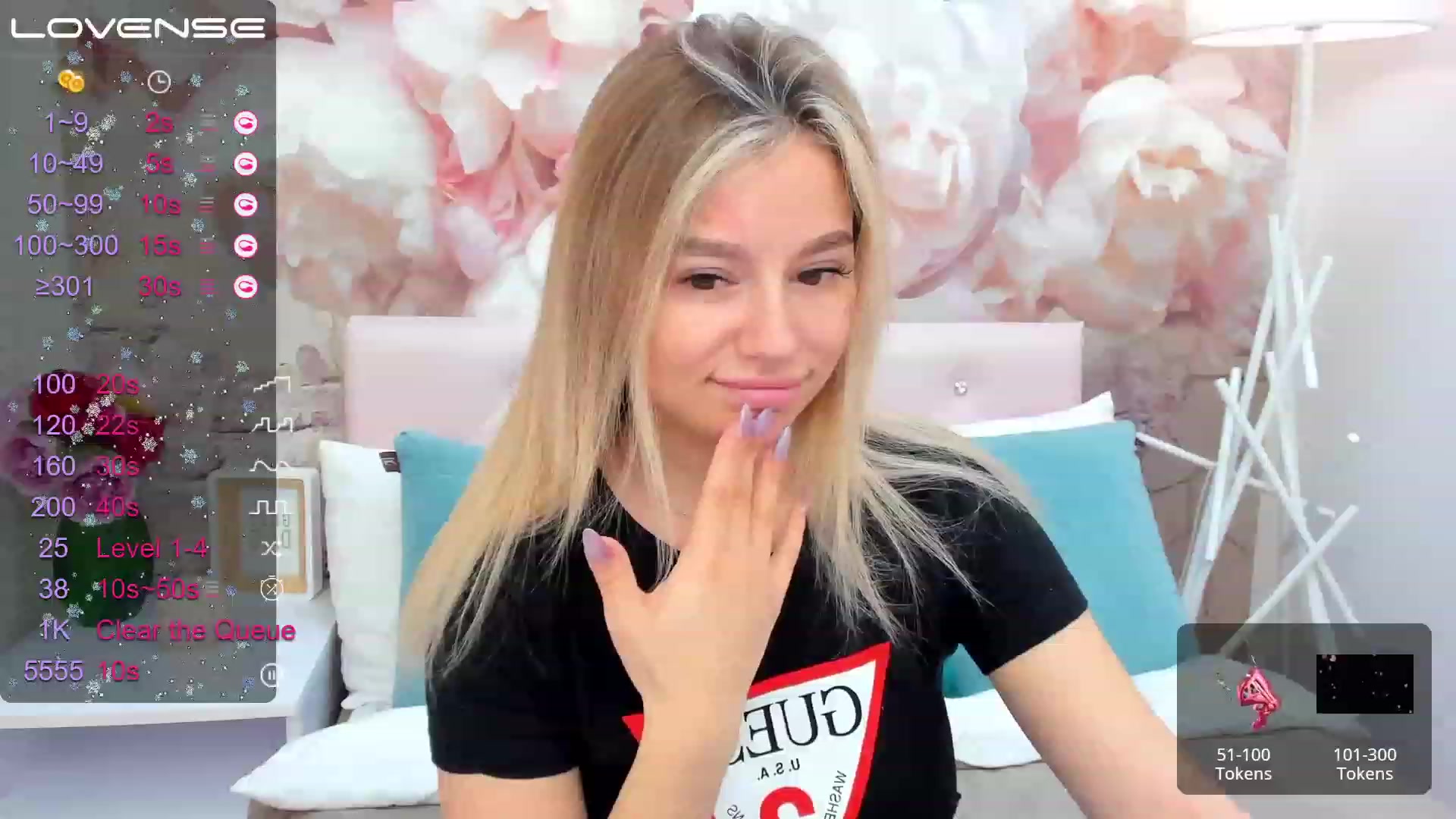 Gallery image thumbnail from SofiBloom's myfreecams stream on, 03/12/2023, 09:45 image 4 of 20