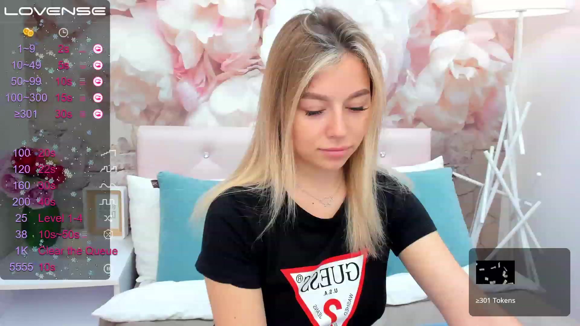 Gallery image thumbnail from SofiBloom's myfreecams stream on, 03/12/2023, 09:45 image 14 of 20