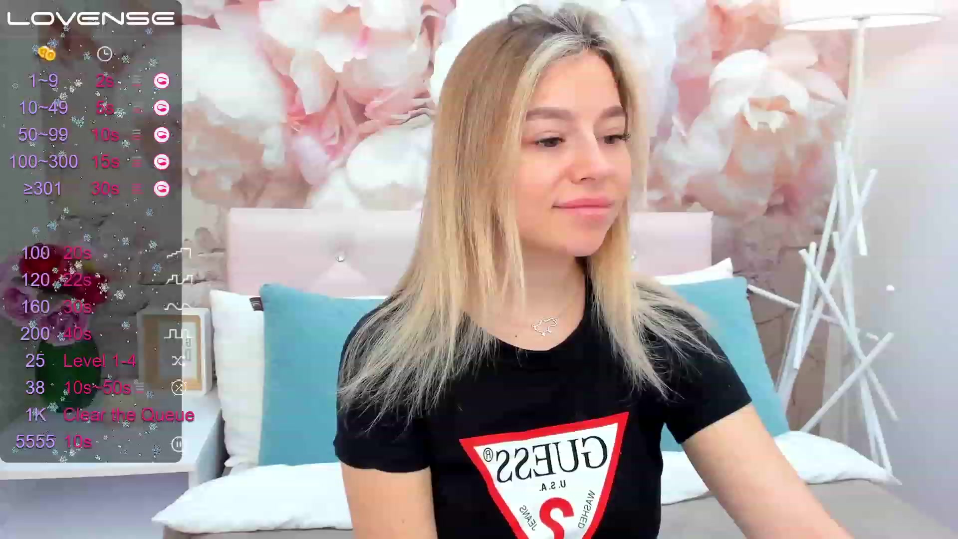 Gallery image thumbnail from SofiBloom's myfreecams stream on, 03/12/2023, 09:45 image 1 of 20