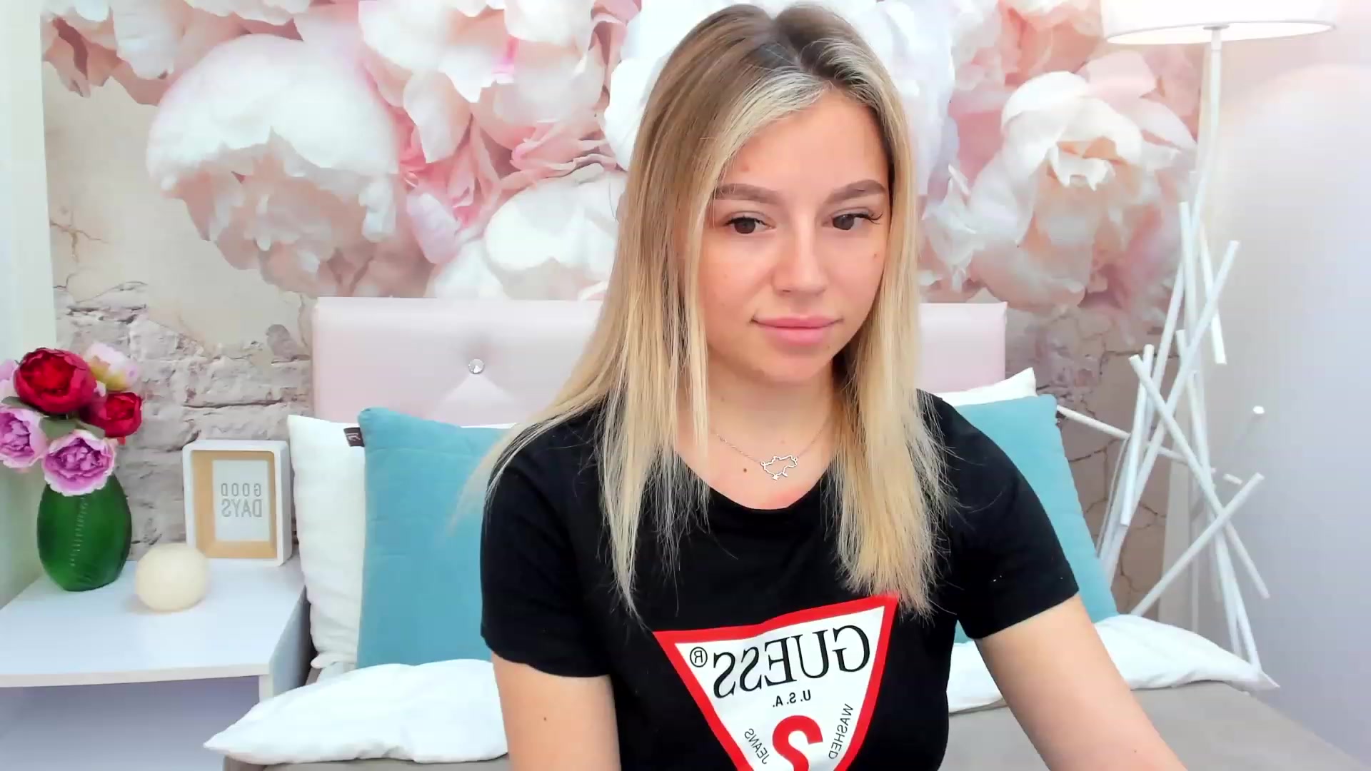 Gallery image thumbnail from SofiBloom's myfreecams stream on, 03/12/2023, 10:30 image 8 of 20