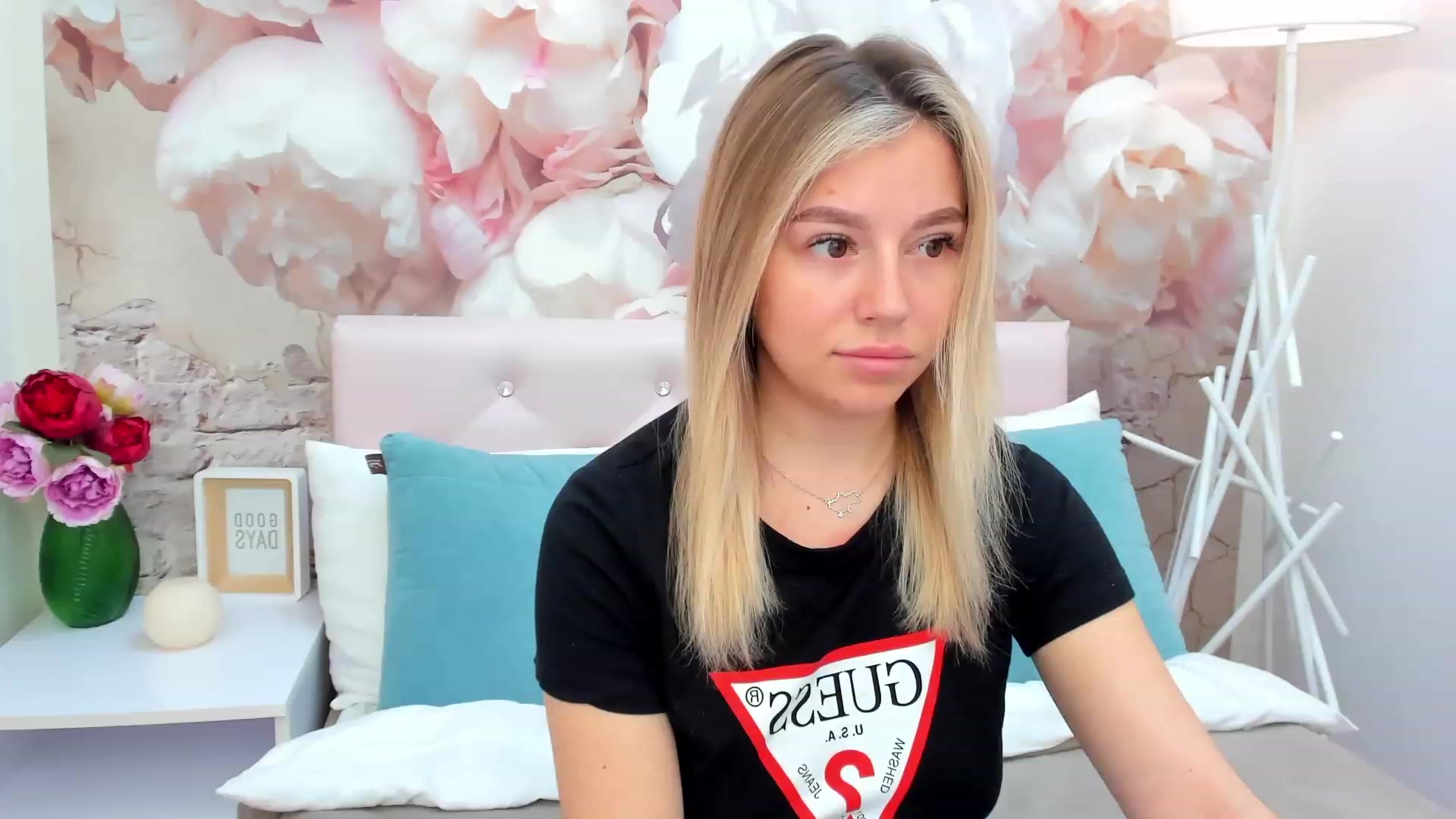 Gallery image thumbnail from SofiBloom's myfreecams stream on, 03/12/2023, 10:30 image 11 of 20