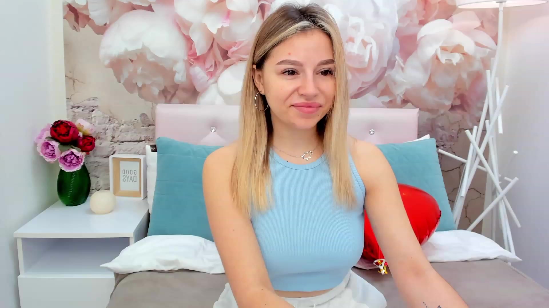 Gallery image thumbnail from SofiBloom's myfreecams stream on, 03/13/2023, 07:23 image 1 of 20