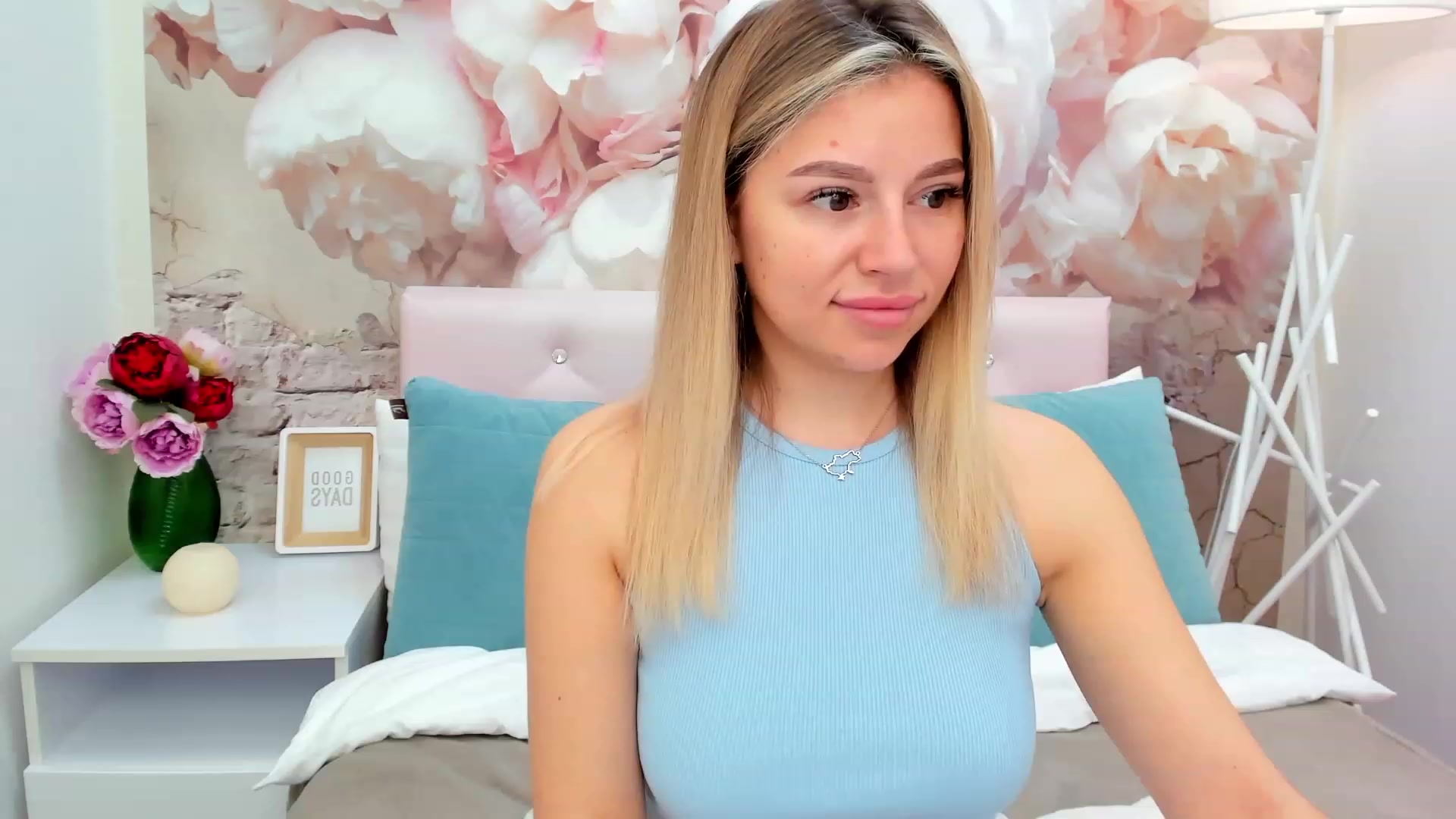 Gallery image thumbnail from SofiBloom's myfreecams stream on, 03/13/2023, 09:51 image 19 of 20
