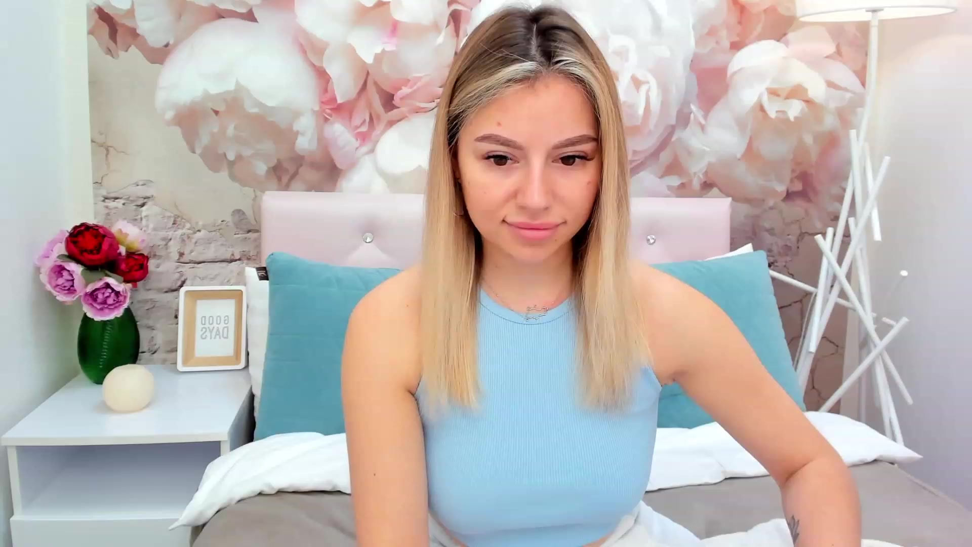 Gallery image thumbnail from SofiBloom's myfreecams stream on, 03/13/2023, 09:51 image 6 of 20
