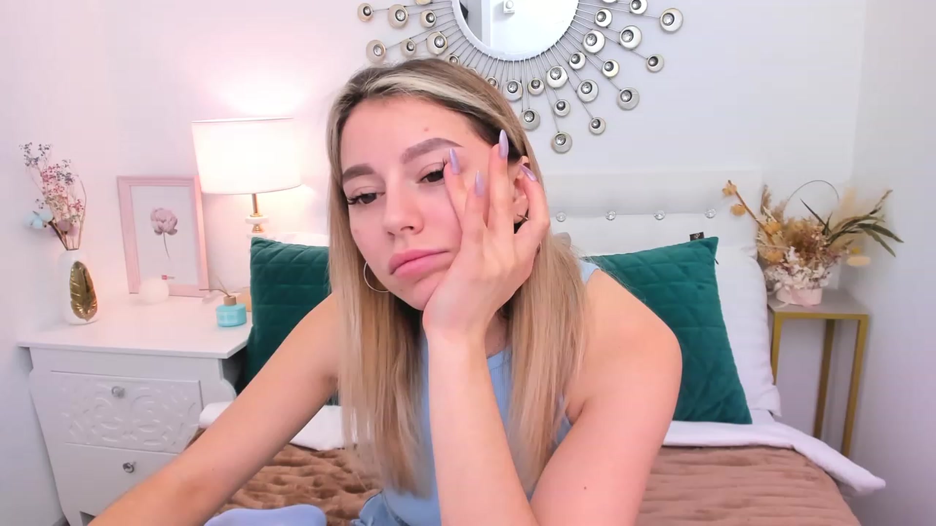 Gallery image thumbnail from SofiBloom's myfreecams stream on, 03/14/2023, 09:05 image 18 of 20