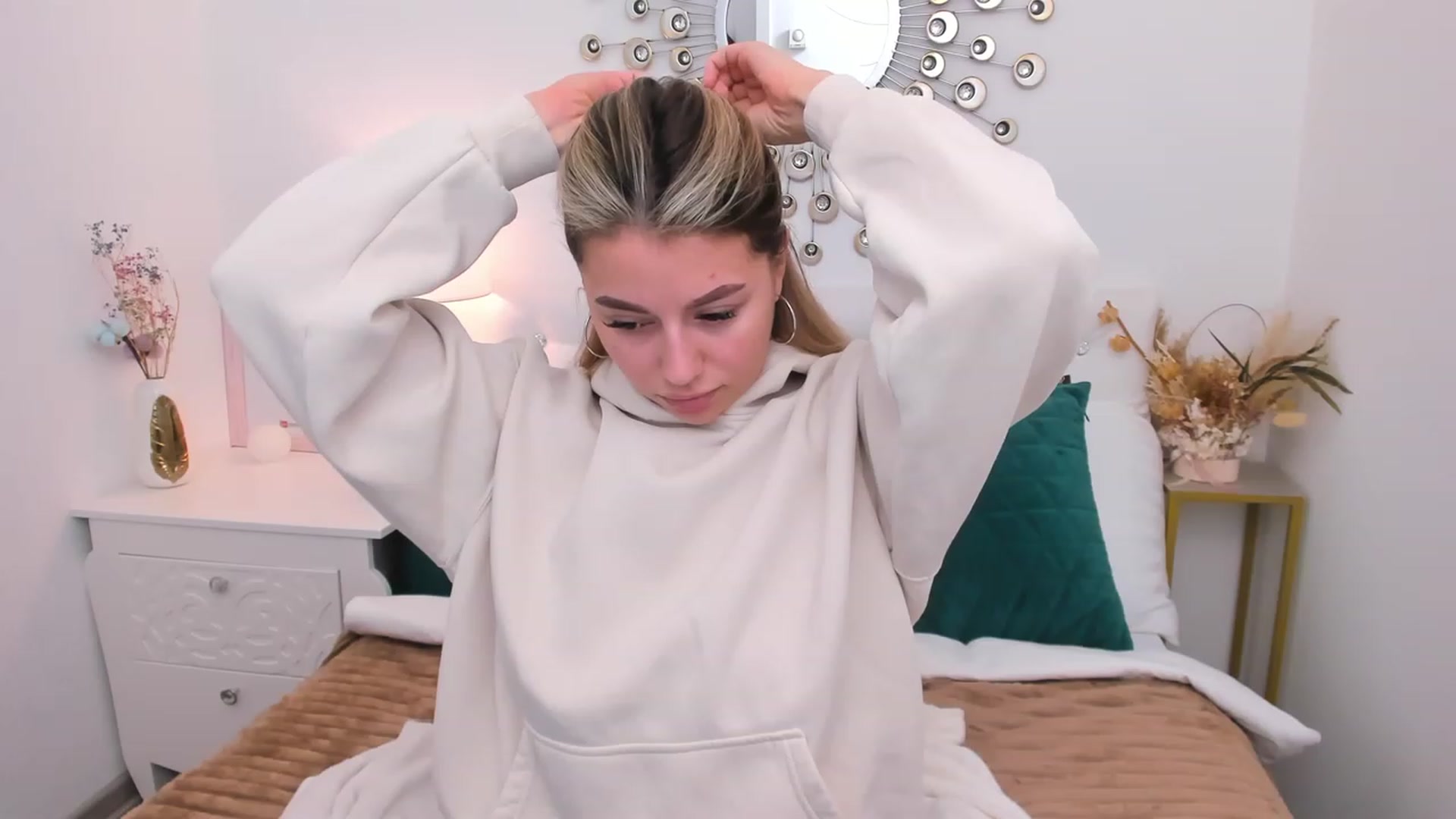 Gallery image thumbnail from SofiBloom's myfreecams stream on, 03/14/2023, 13:01 image 18 of 20