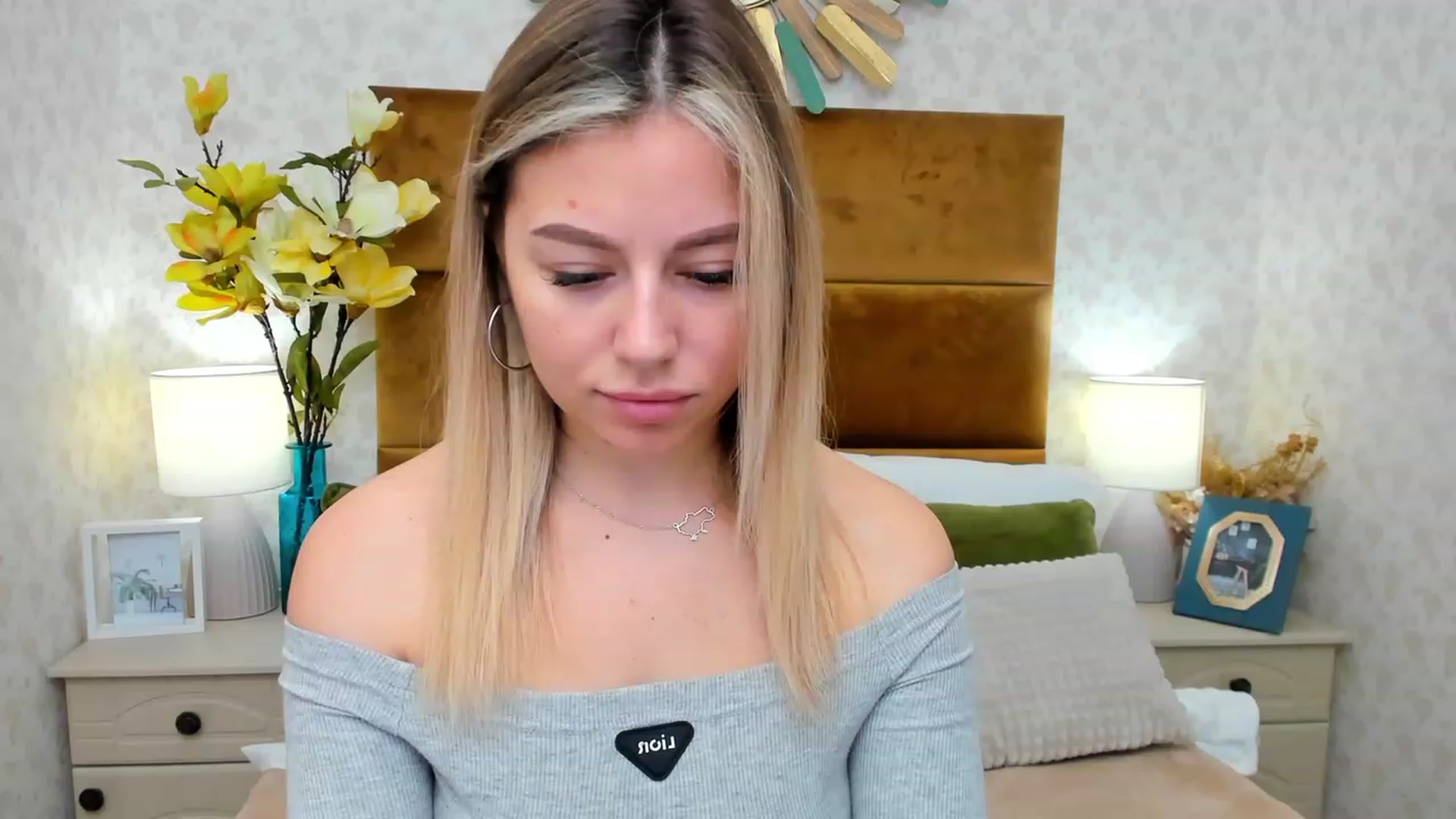 Gallery image thumbnail from SofiBloom's myfreecams stream on, 03/15/2023, 08:38 image 16 of 20
