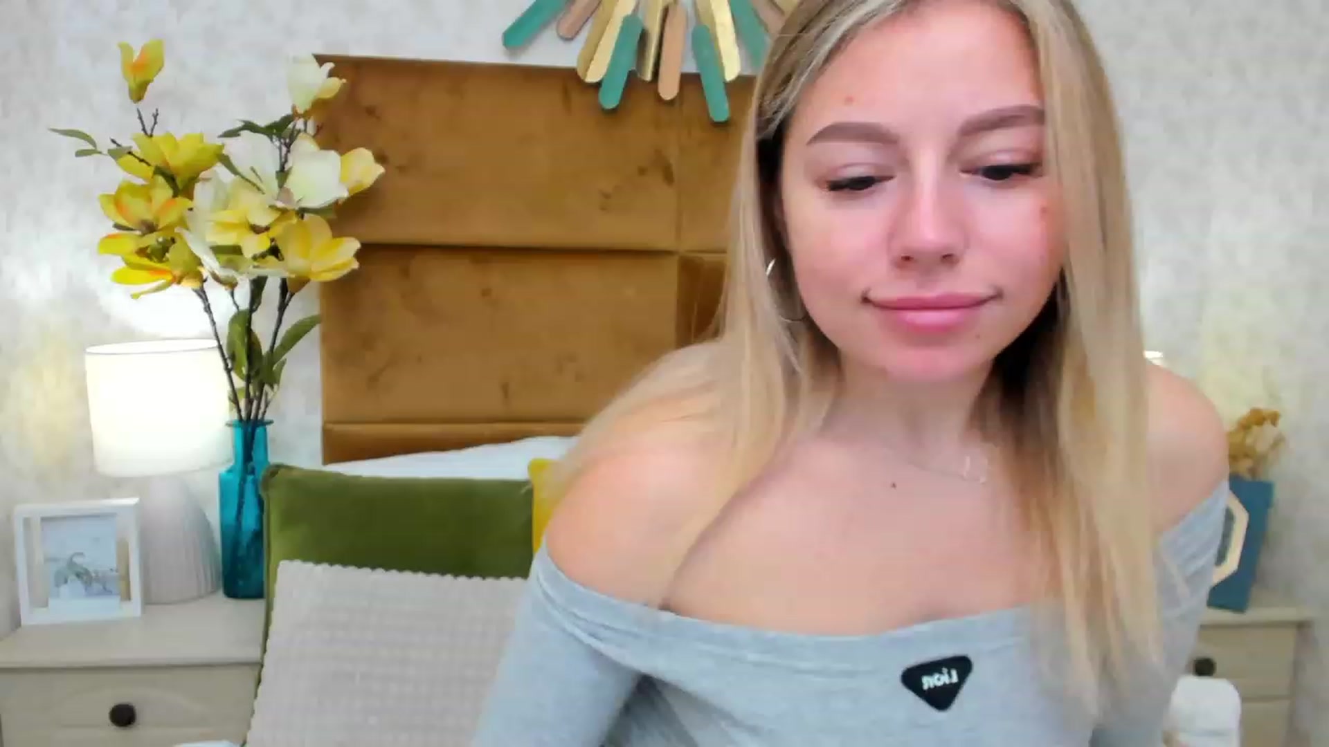 Gallery image thumbnail from SofiBloom's myfreecams stream on, 03/15/2023, 08:38 image 1 of 20