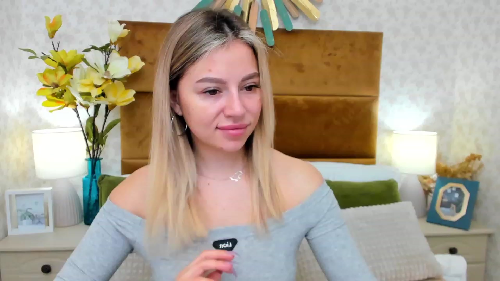 Gallery image thumbnail from SofiBloom's myfreecams stream on, 03/15/2023, 08:38 image 8 of 20