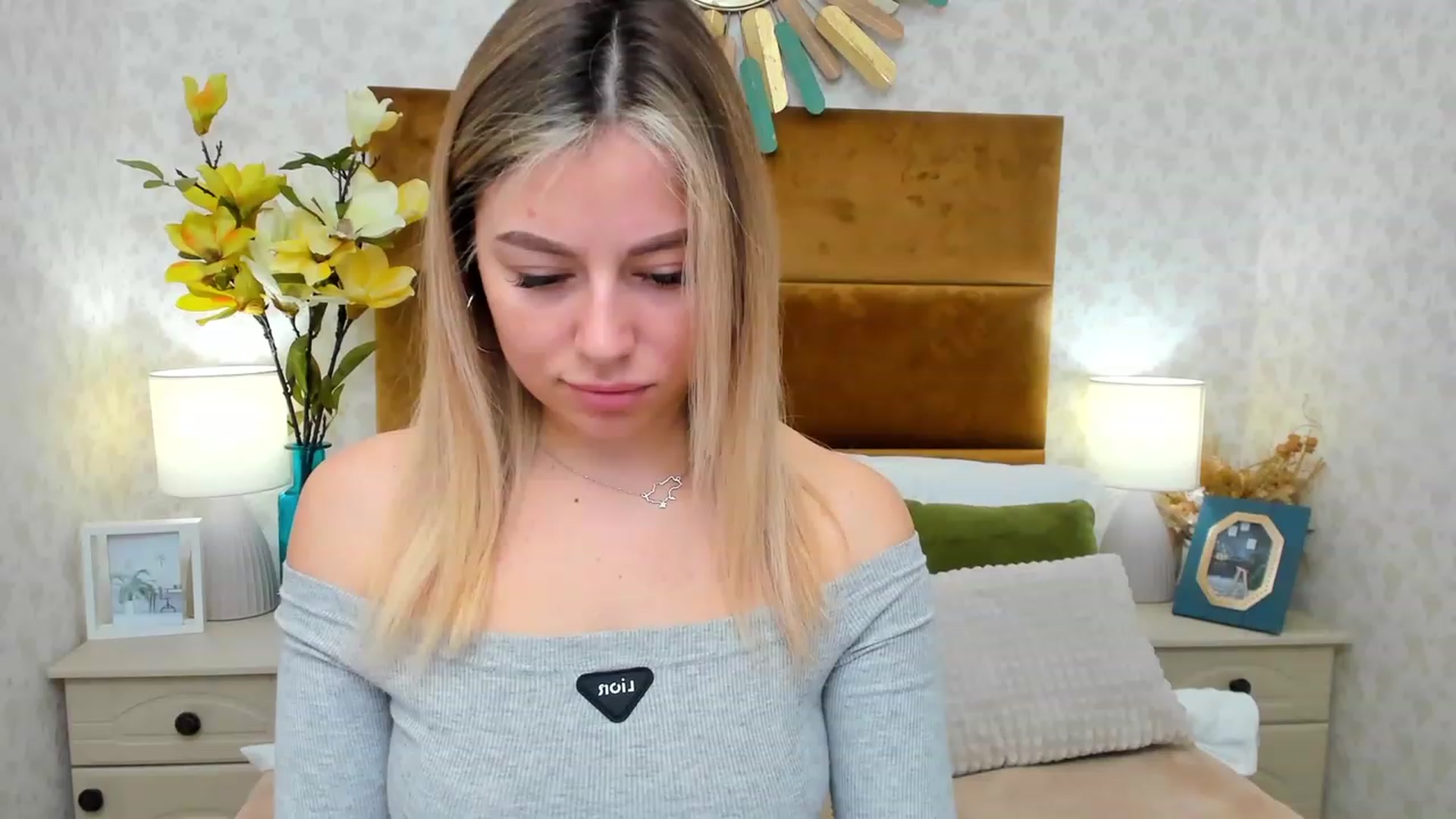 Gallery image thumbnail from SofiBloom's myfreecams stream on, 03/15/2023, 08:38 image 14 of 20