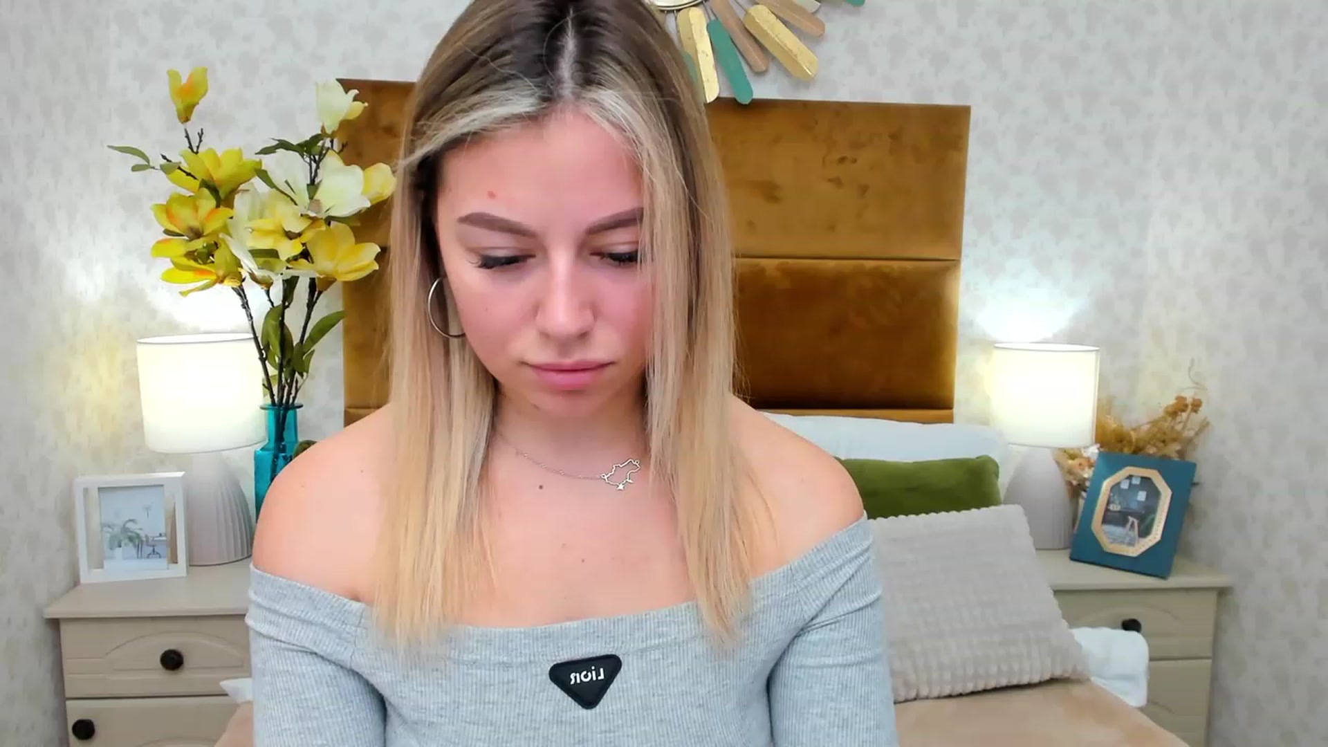 Gallery image thumbnail from SofiBloom's myfreecams stream on, 03/15/2023, 08:38 image 17 of 20