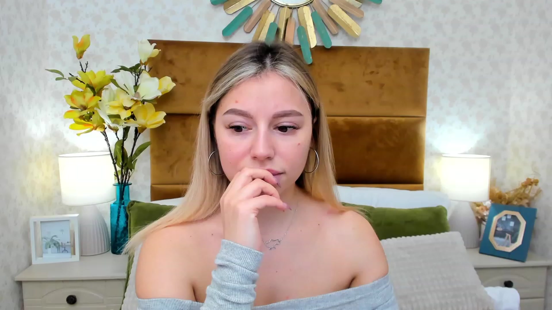 Gallery image thumbnail from SofiBloom's myfreecams stream on, 03/15/2023, 11:13 image 6 of 20