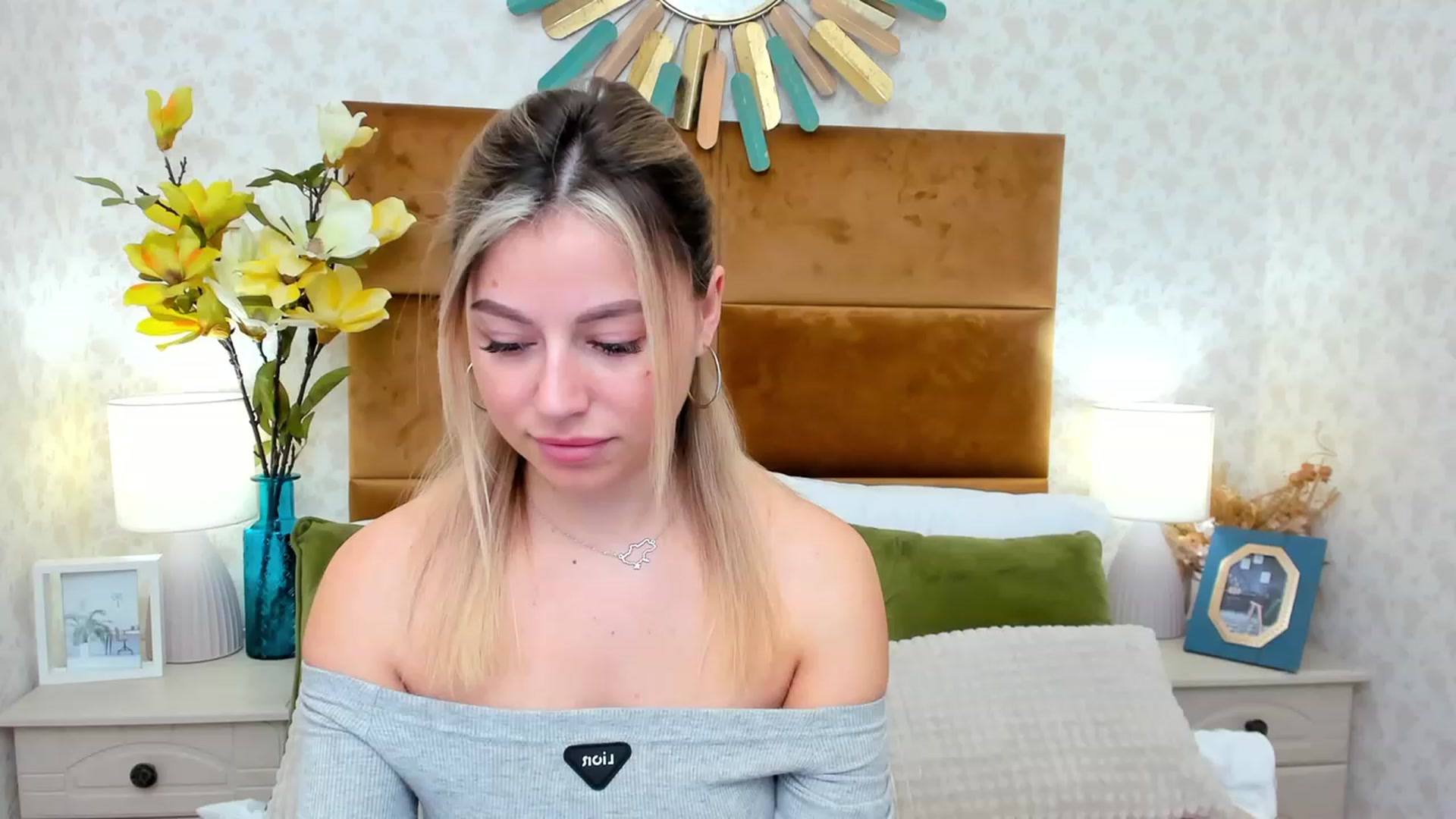 Gallery image thumbnail from SofiBloom's myfreecams stream on, 03/15/2023, 12:47 image 8 of 20