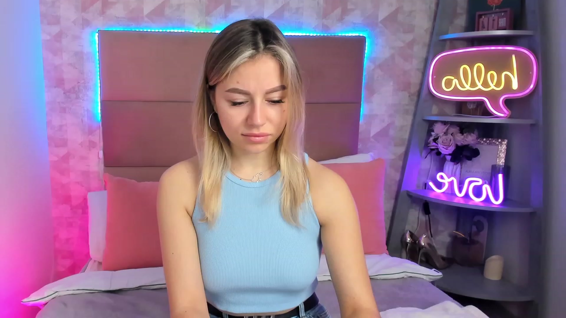 Gallery image thumbnail from SofiBloom's myfreecams stream on, 03/16/2023, 06:41 image 3 of 20