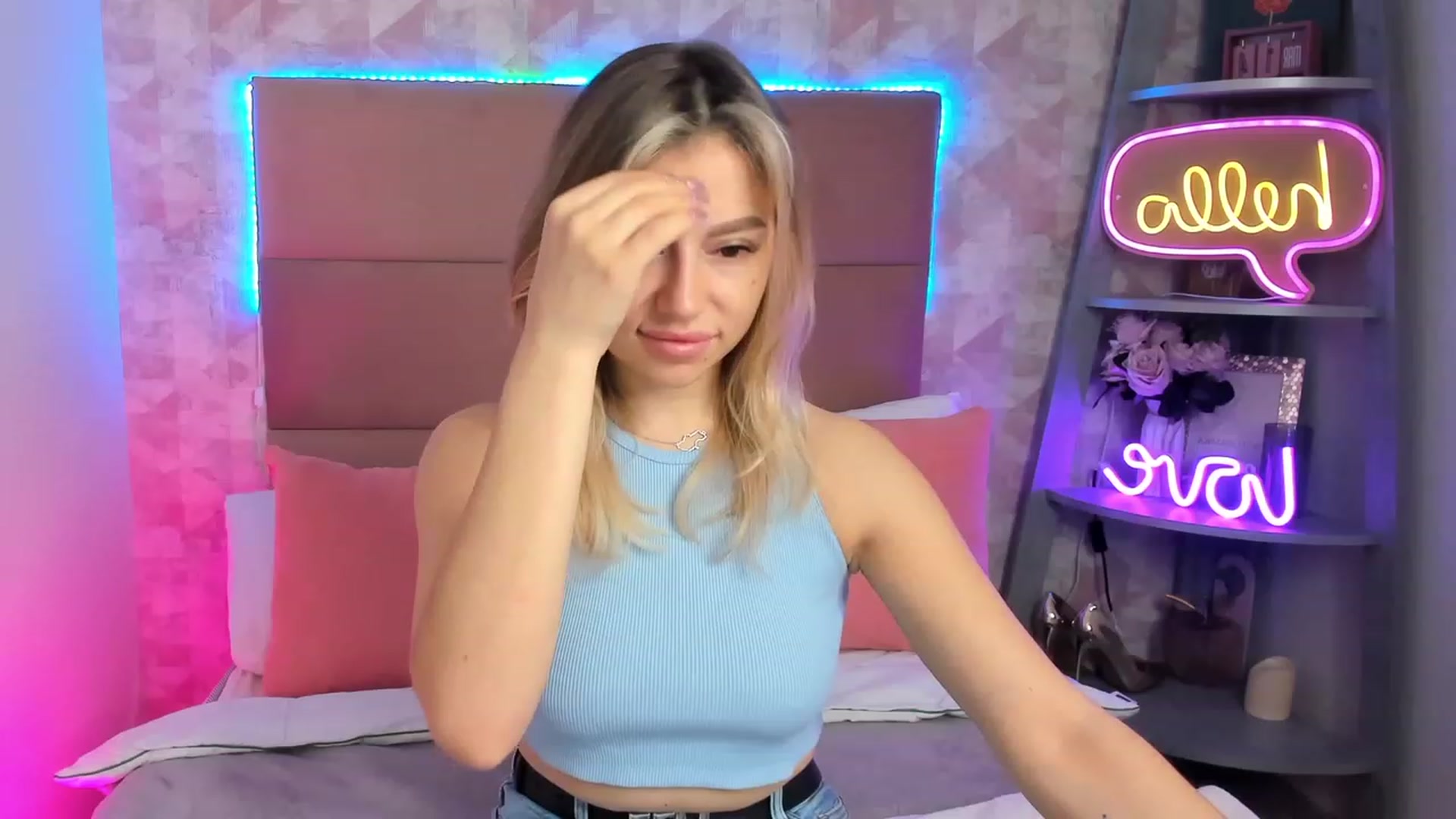 Gallery image thumbnail from SofiBloom's myfreecams stream on, 03/16/2023, 06:41 image 13 of 20
