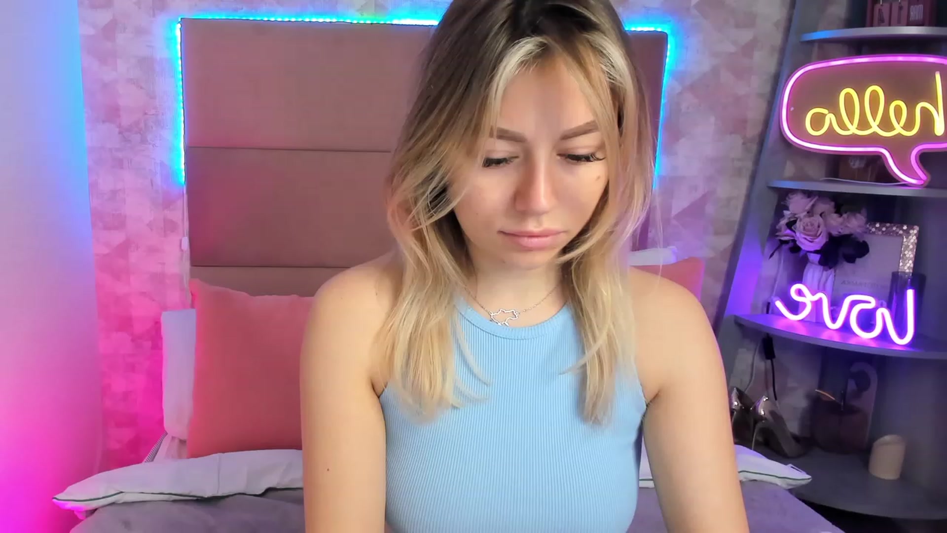 Gallery image thumbnail from SofiBloom's myfreecams stream on, 03/16/2023, 08:03 image 2 of 20