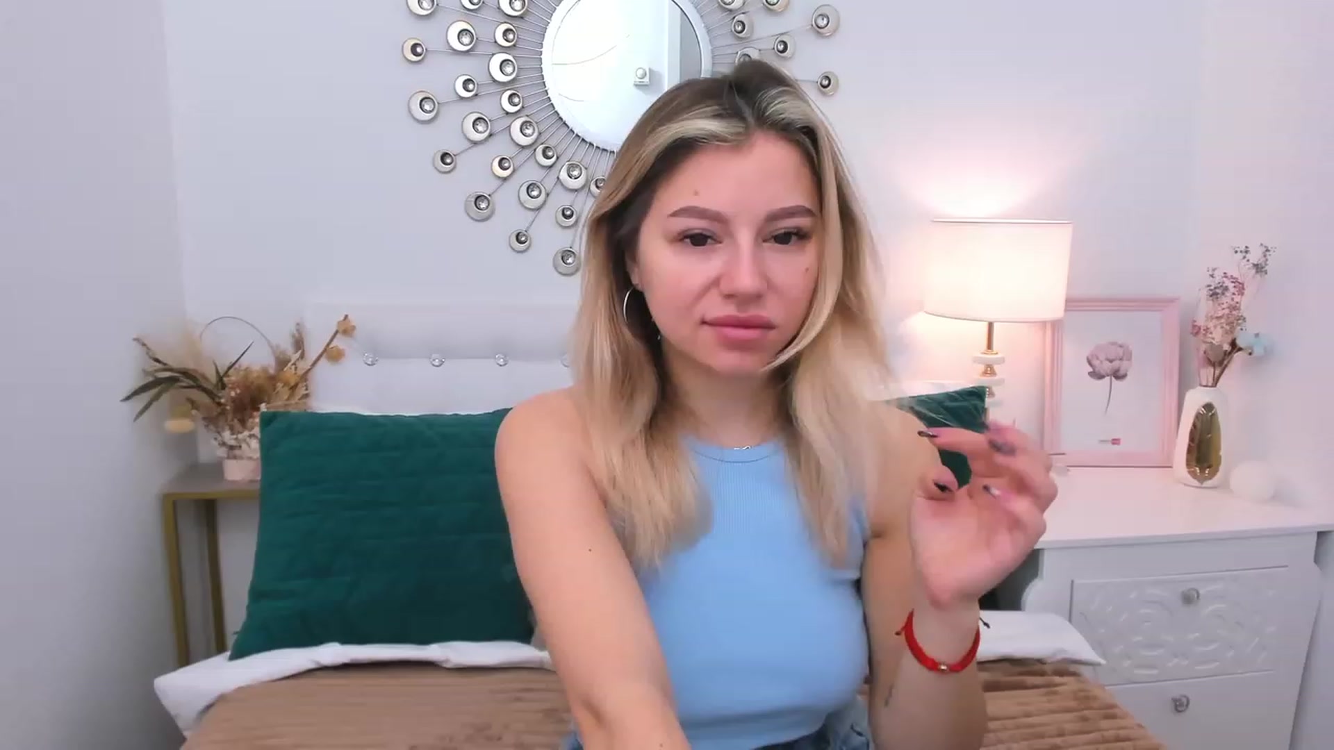 Gallery image thumbnail from SofiBloom's myfreecams stream on, 03/17/2023, 06:48 image 9 of 20