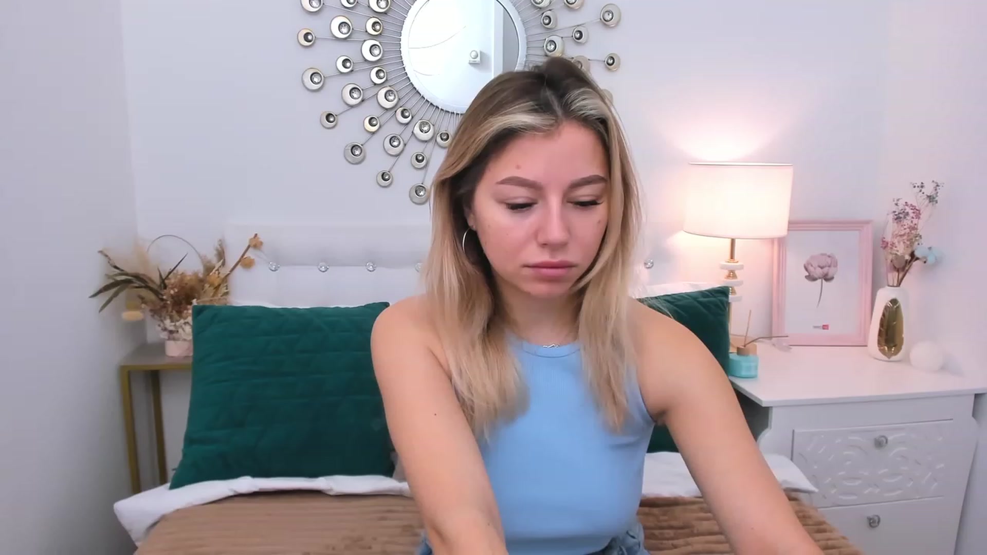 Gallery image thumbnail from SofiBloom's myfreecams stream on, 03/17/2023, 06:48 image 10 of 20