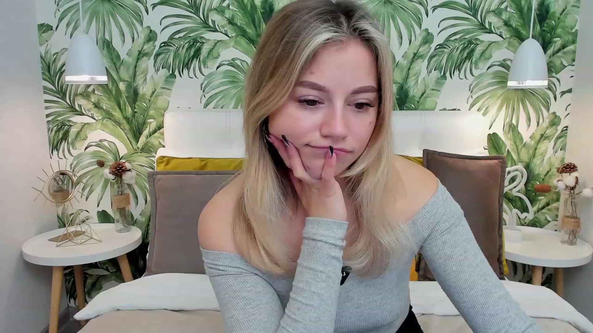 Gallery image thumbnail from SofiBloom's myfreecams stream on, 03/18/2023, 10:56 image 7 of 20