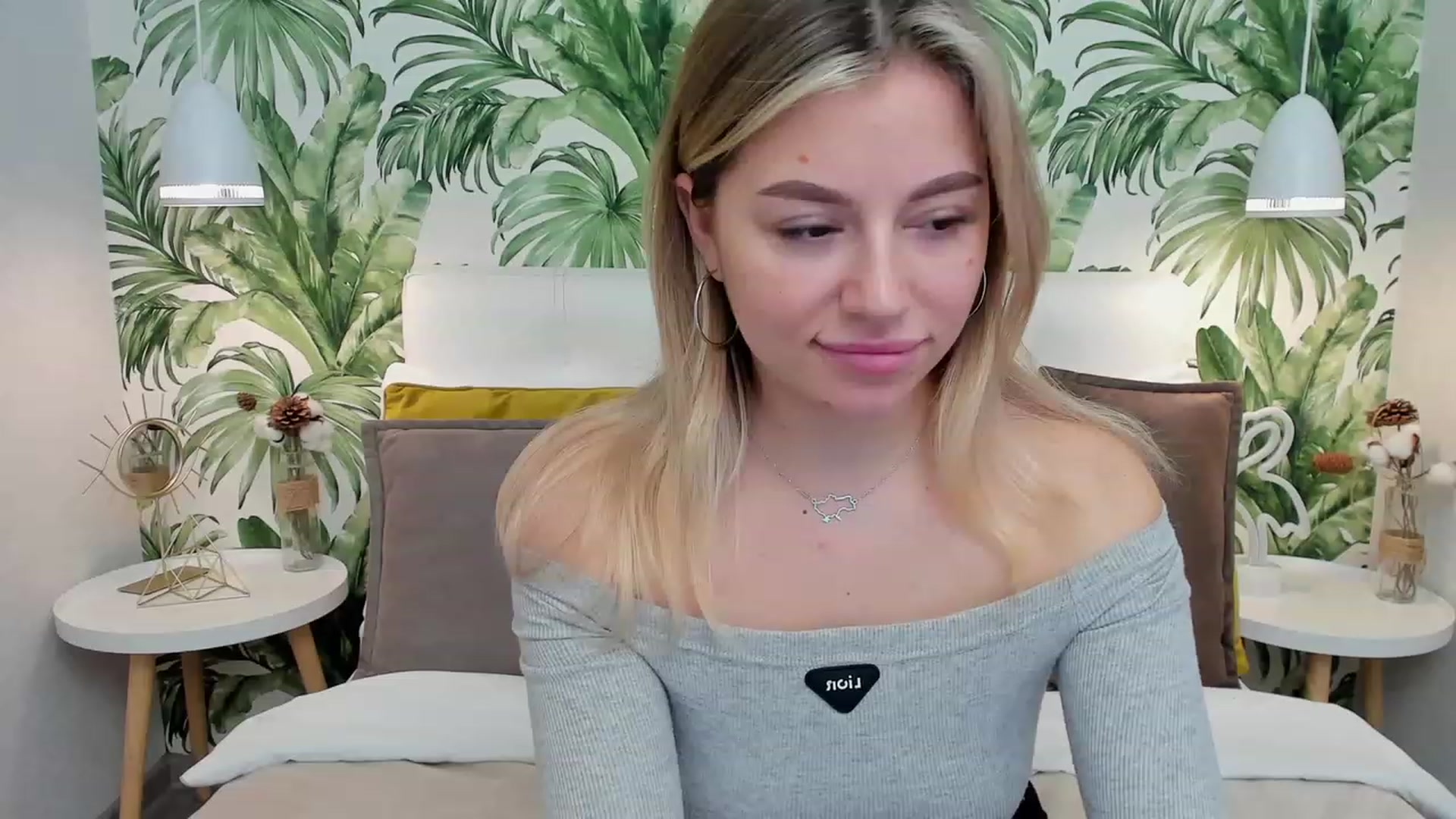 Gallery image thumbnail from SofiBloom's myfreecams stream on, 03/18/2023, 10:56 image 14 of 20