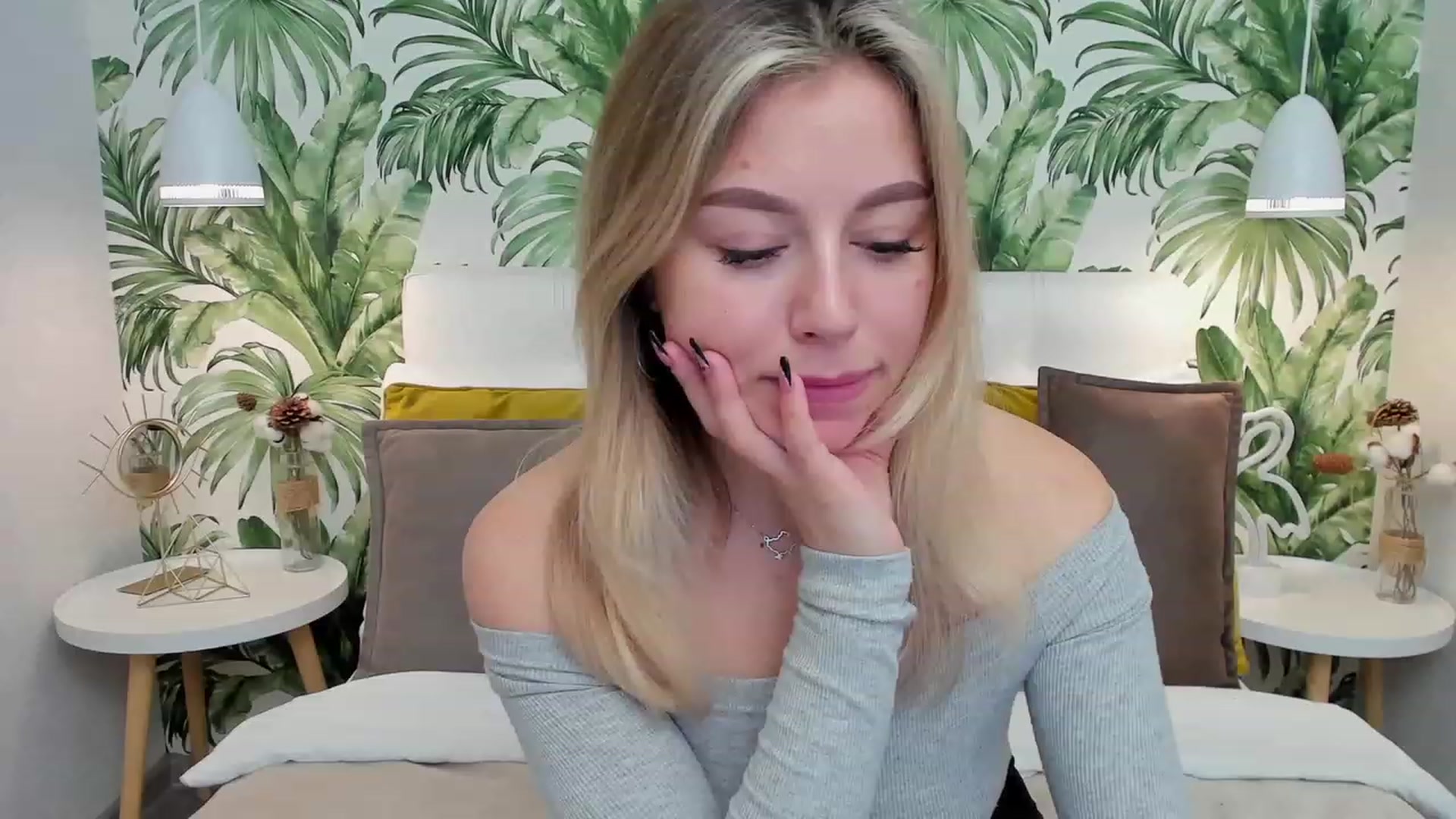 Gallery image thumbnail from SofiBloom's myfreecams stream on, 03/18/2023, 10:56 image 4 of 20