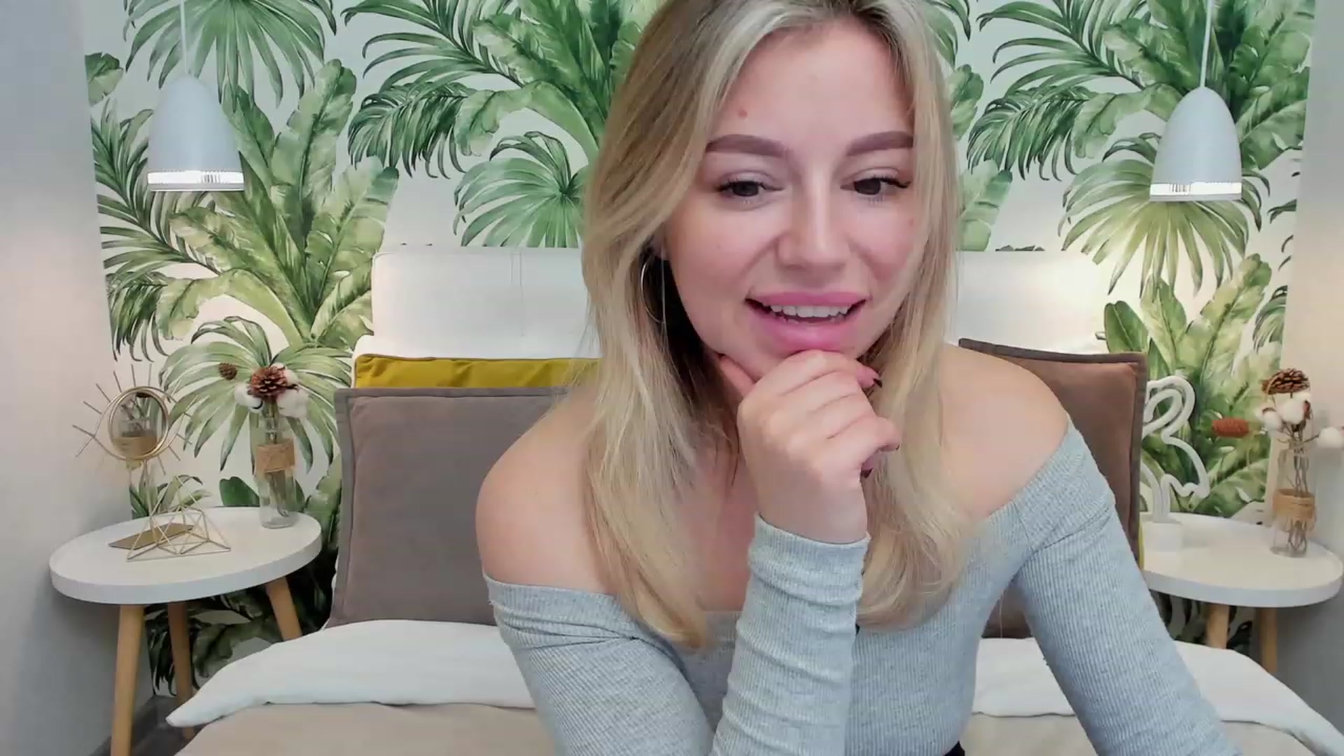 Gallery image thumbnail from SofiBloom's myfreecams stream on, 03/18/2023, 10:56 image 1 of 20