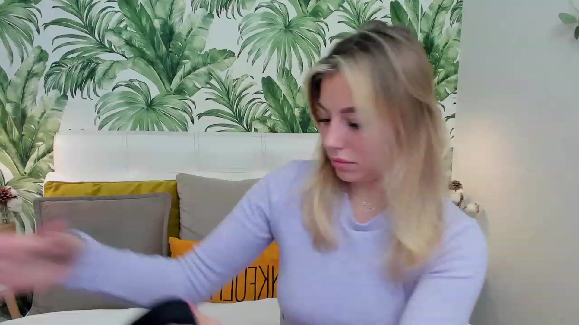 Gallery image thumbnail from SofiBloom's myfreecams stream on, 03/18/2023, 13:03 image 16 of 20
