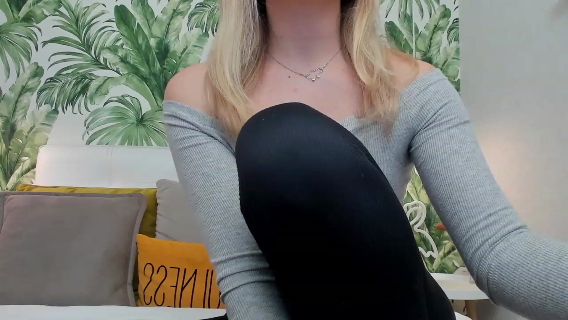 Gallery image thumbnail from SofiBloom's myfreecams stream on, 03/18/2023, 13:03 image 4 of 20