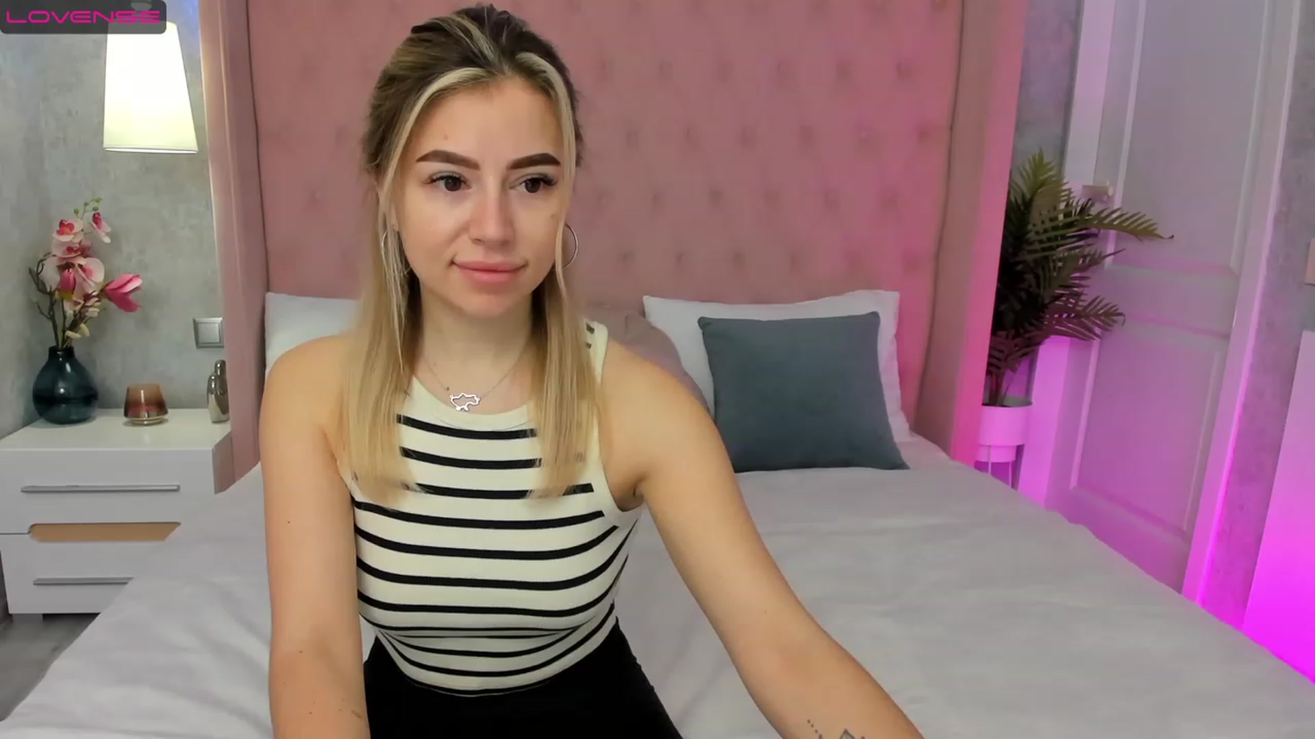 Gallery image thumbnail from SofiBloom's myfreecams stream on, 03/21/2023, 07:18 image 4 of 20