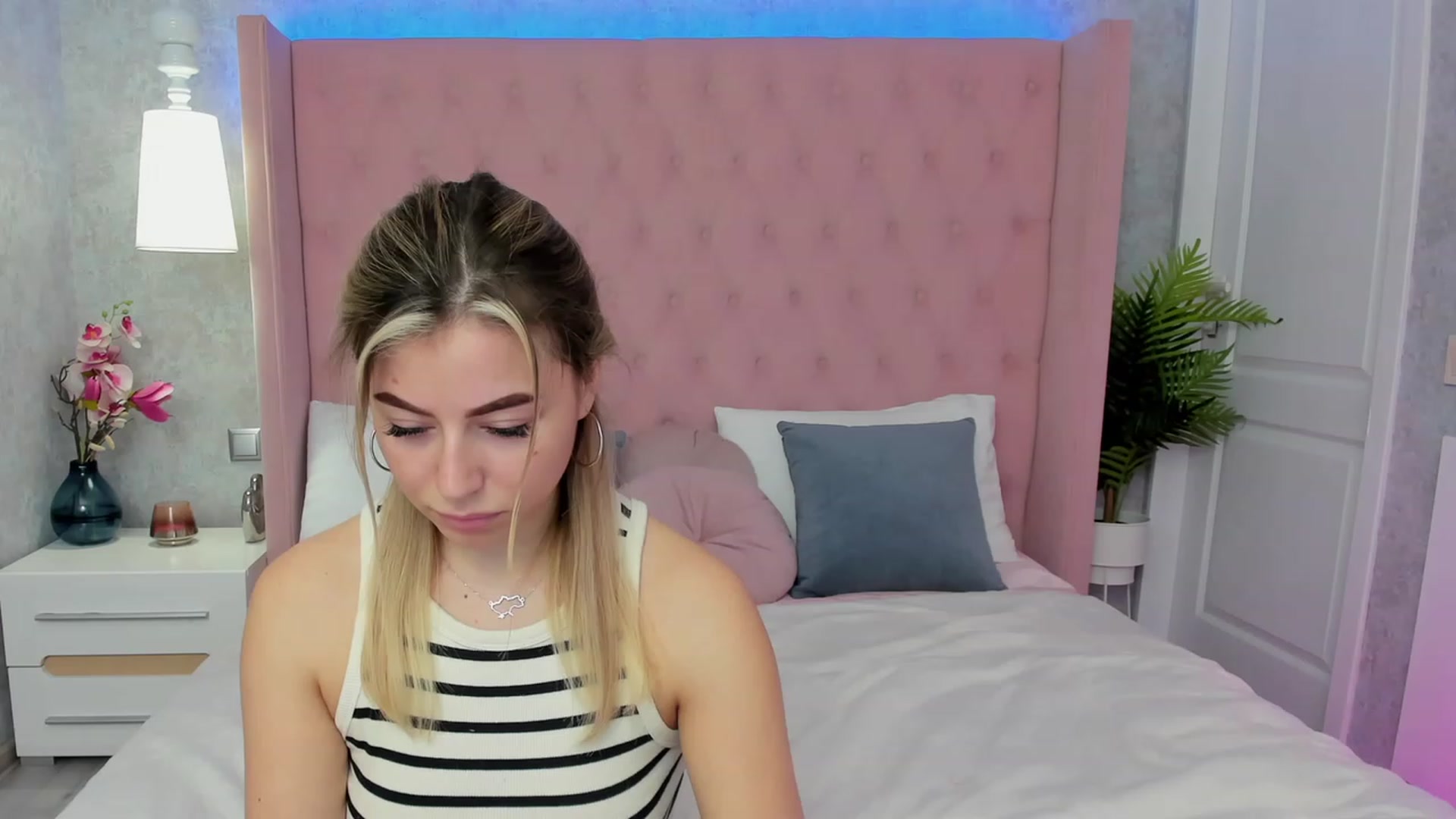 Gallery image thumbnail from SofiBloom's myfreecams stream on, 03/21/2023, 12:54 image 2 of 20