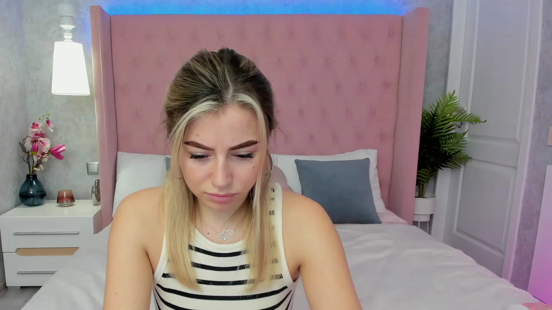 Gallery image thumbnail from SofiBloom's myfreecams stream on, 03/21/2023, 12:54 image 10 of 20