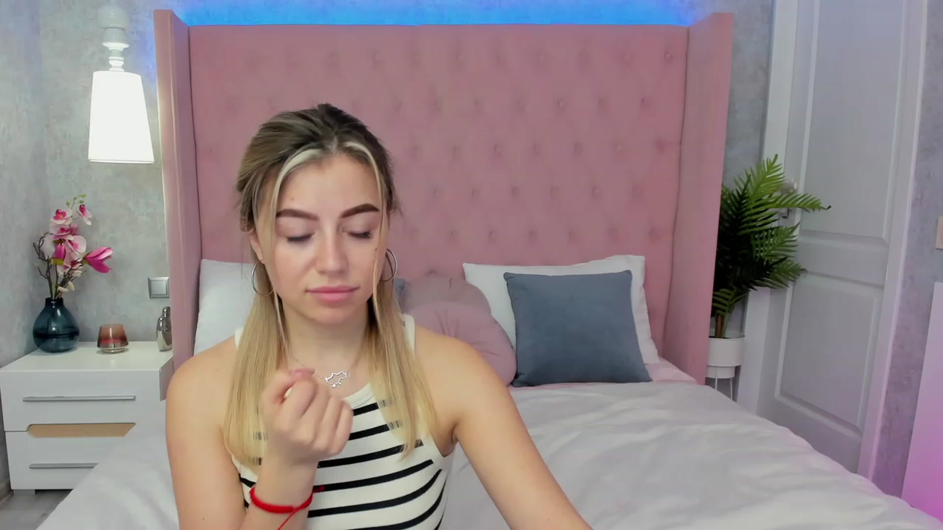 Gallery image thumbnail from SofiBloom's myfreecams stream on, 03/21/2023, 12:54 image 1 of 20