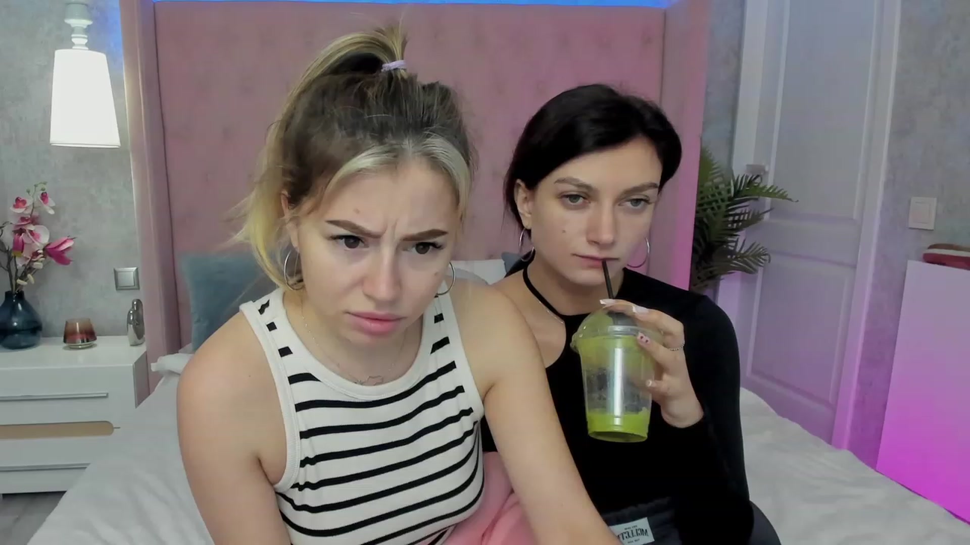 Gallery image thumbnail from SofiBloom's myfreecams stream on, 03/22/2023, 09:47 image 8 of 20