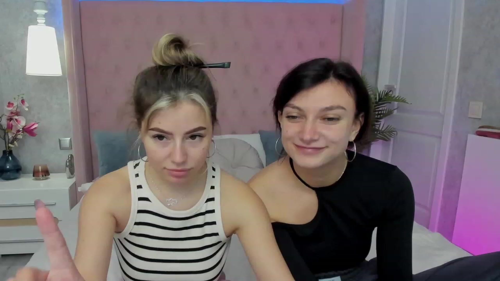 Gallery image thumbnail from SofiBloom's myfreecams stream on, 03/22/2023, 09:47 image 17 of 20