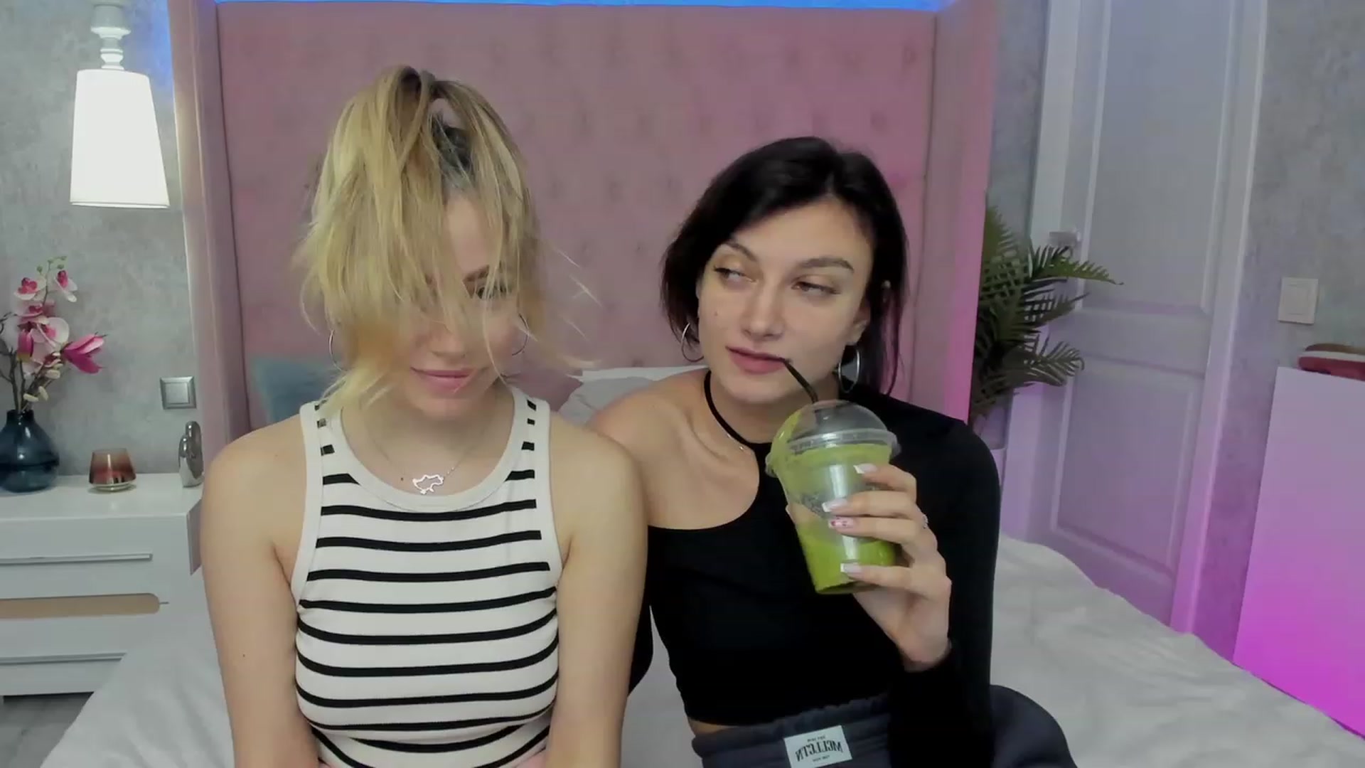 Gallery image thumbnail from SofiBloom's myfreecams stream on, 03/22/2023, 09:47 image 3 of 20