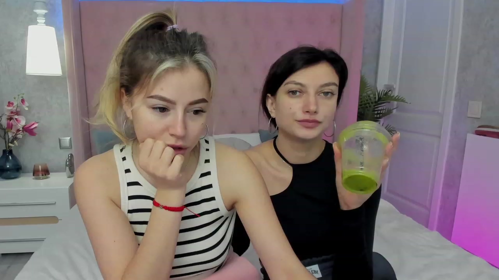 Gallery image thumbnail from SofiBloom's myfreecams stream on, 03/22/2023, 09:47 image 10 of 20