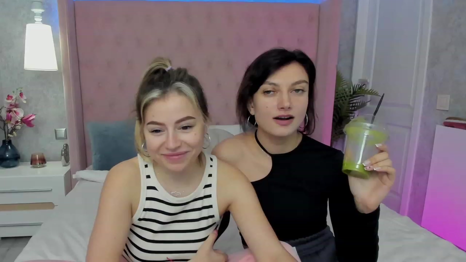 Gallery image thumbnail from SofiBloom's myfreecams stream on, 03/22/2023, 09:47 image 6 of 20