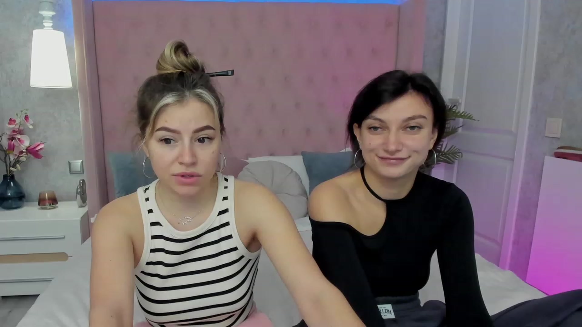 Gallery image thumbnail from SofiBloom's myfreecams stream on, 03/22/2023, 09:47 image 16 of 20