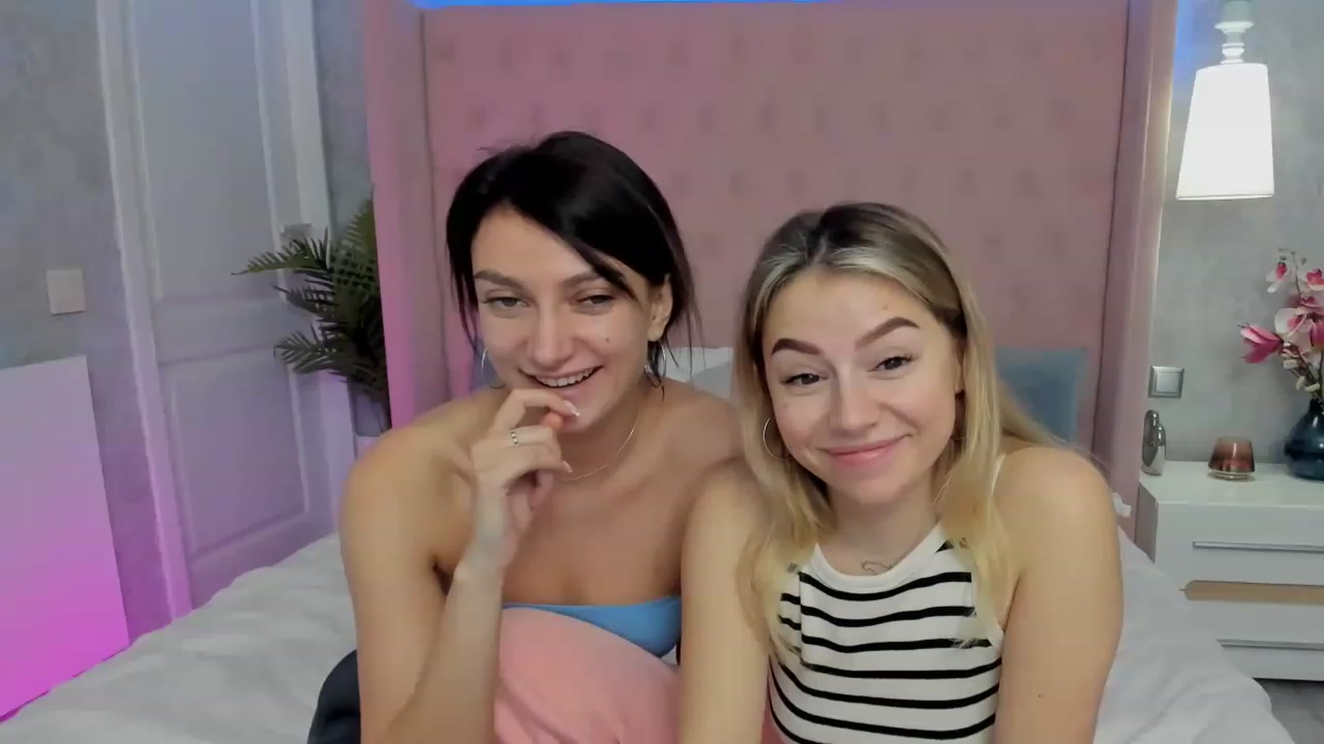 Gallery image thumbnail from SofiBloom's myfreecams stream on, 03/22/2023, 13:02 image 15 of 20