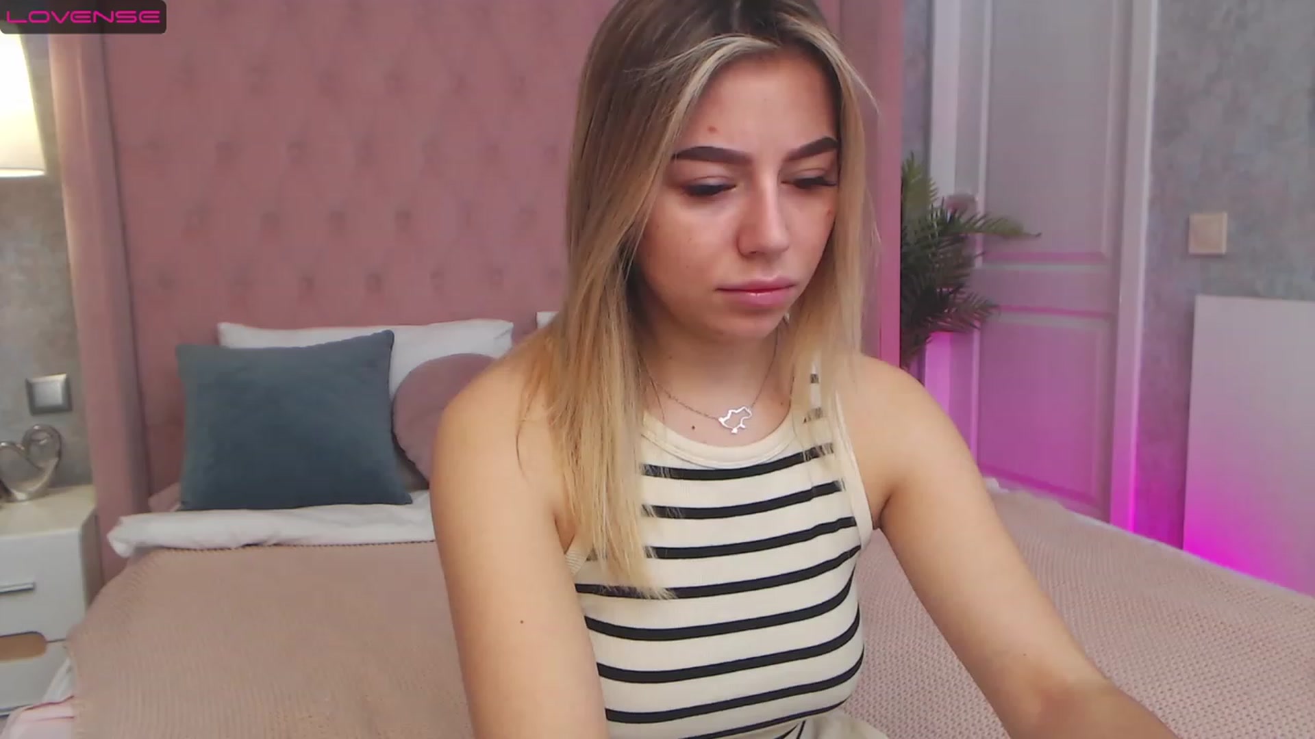 Gallery image thumbnail from SofiBloom's myfreecams stream on, 03/24/2023, 07:57 image 15 of 20