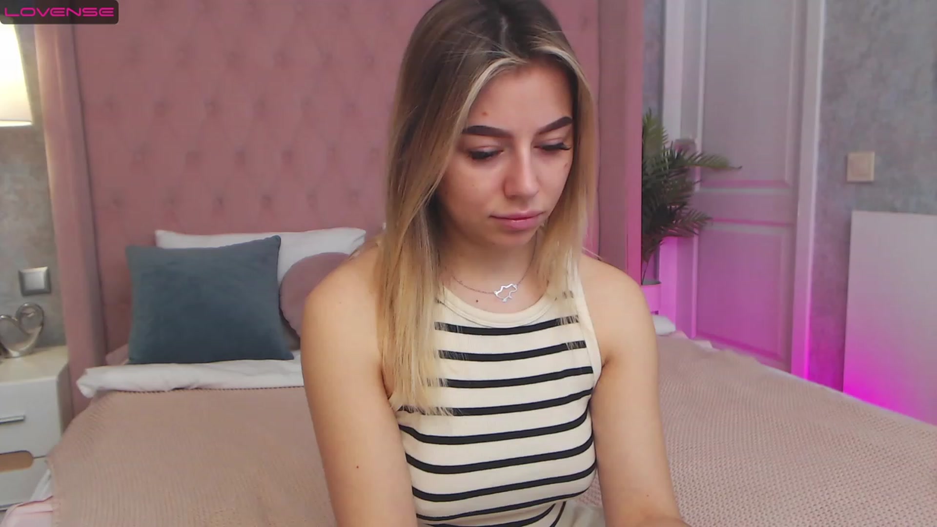 Gallery image thumbnail from SofiBloom's myfreecams stream on, 03/24/2023, 07:57 image 6 of 20