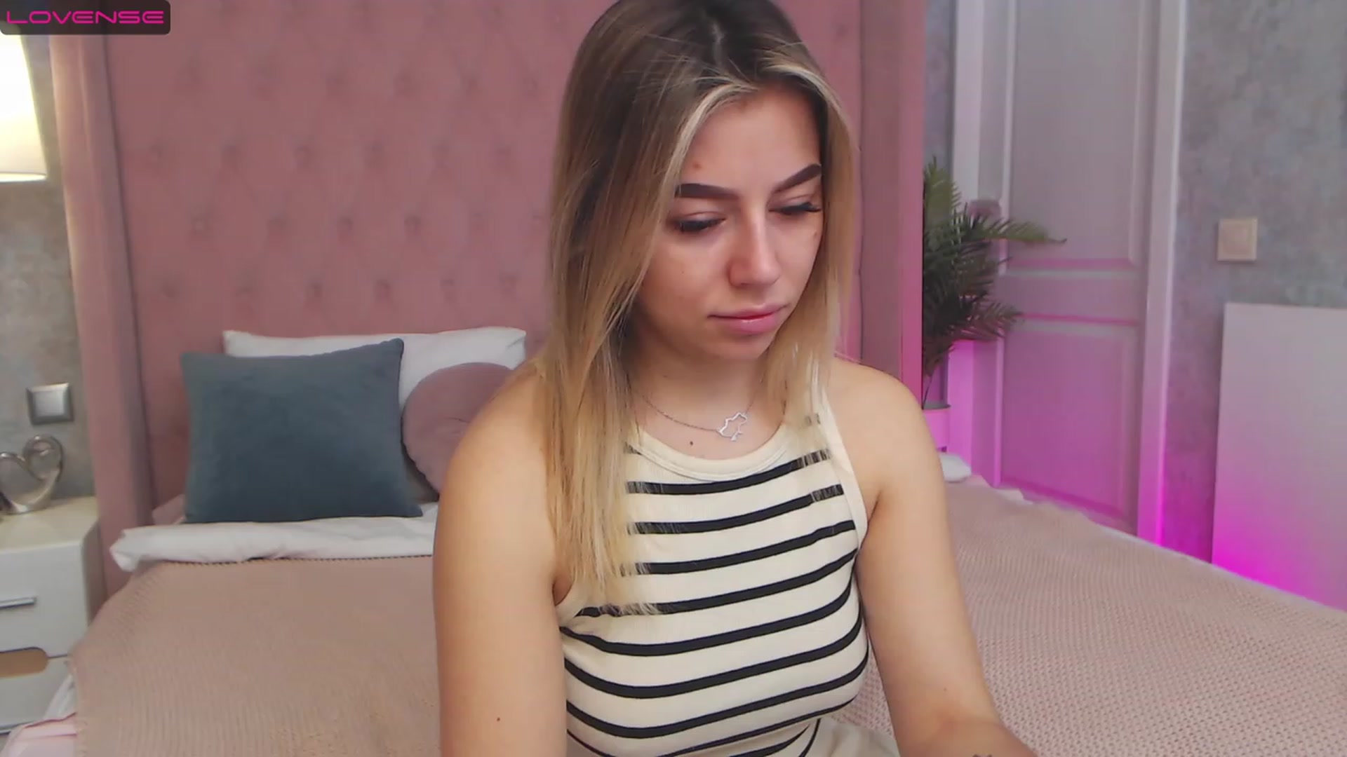 Gallery image thumbnail from SofiBloom's myfreecams stream on, 03/24/2023, 07:57 image 7 of 20