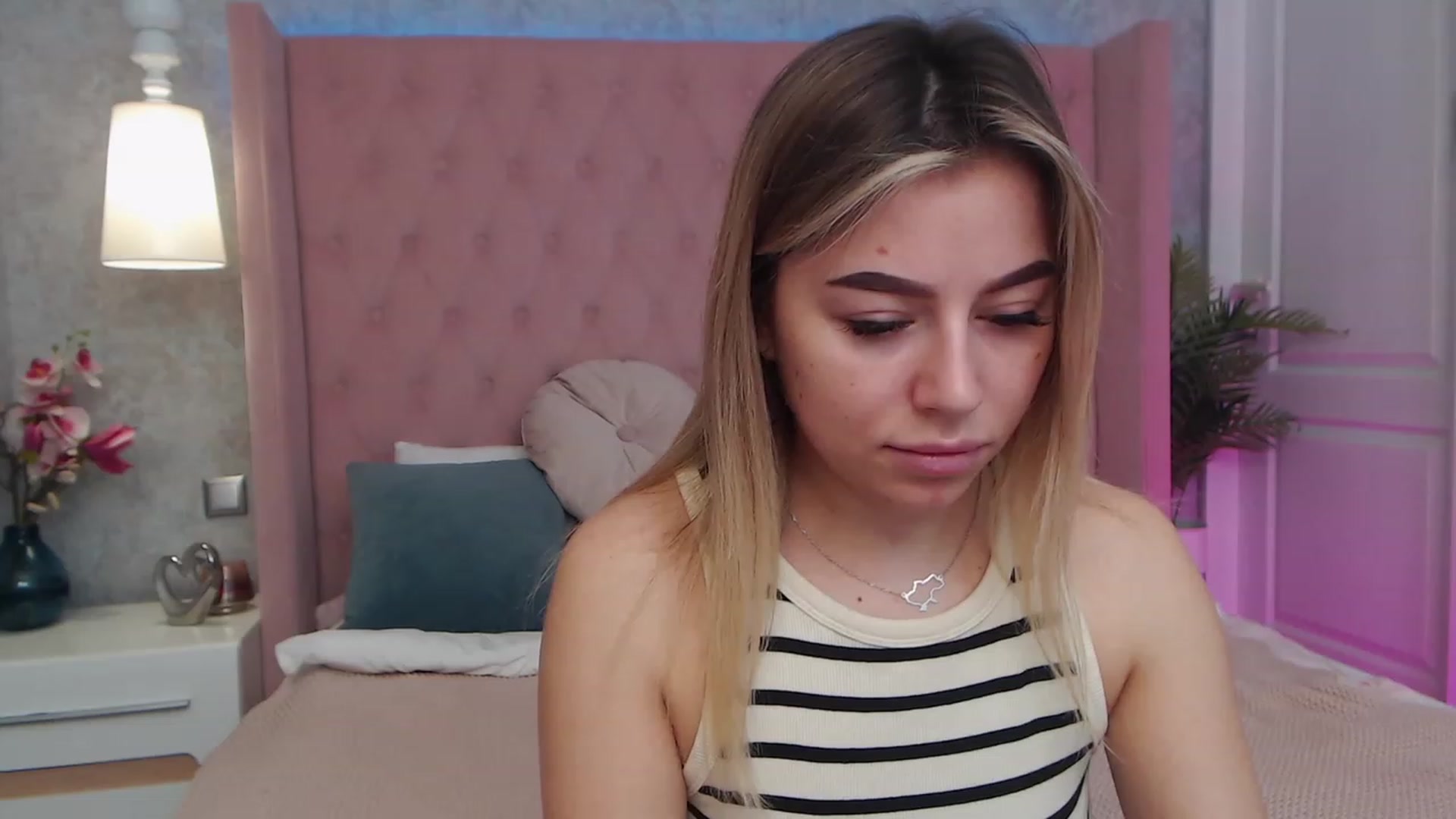 Gallery image thumbnail from SofiBloom's myfreecams stream on, 03/24/2023, 08:59 image 10 of 20