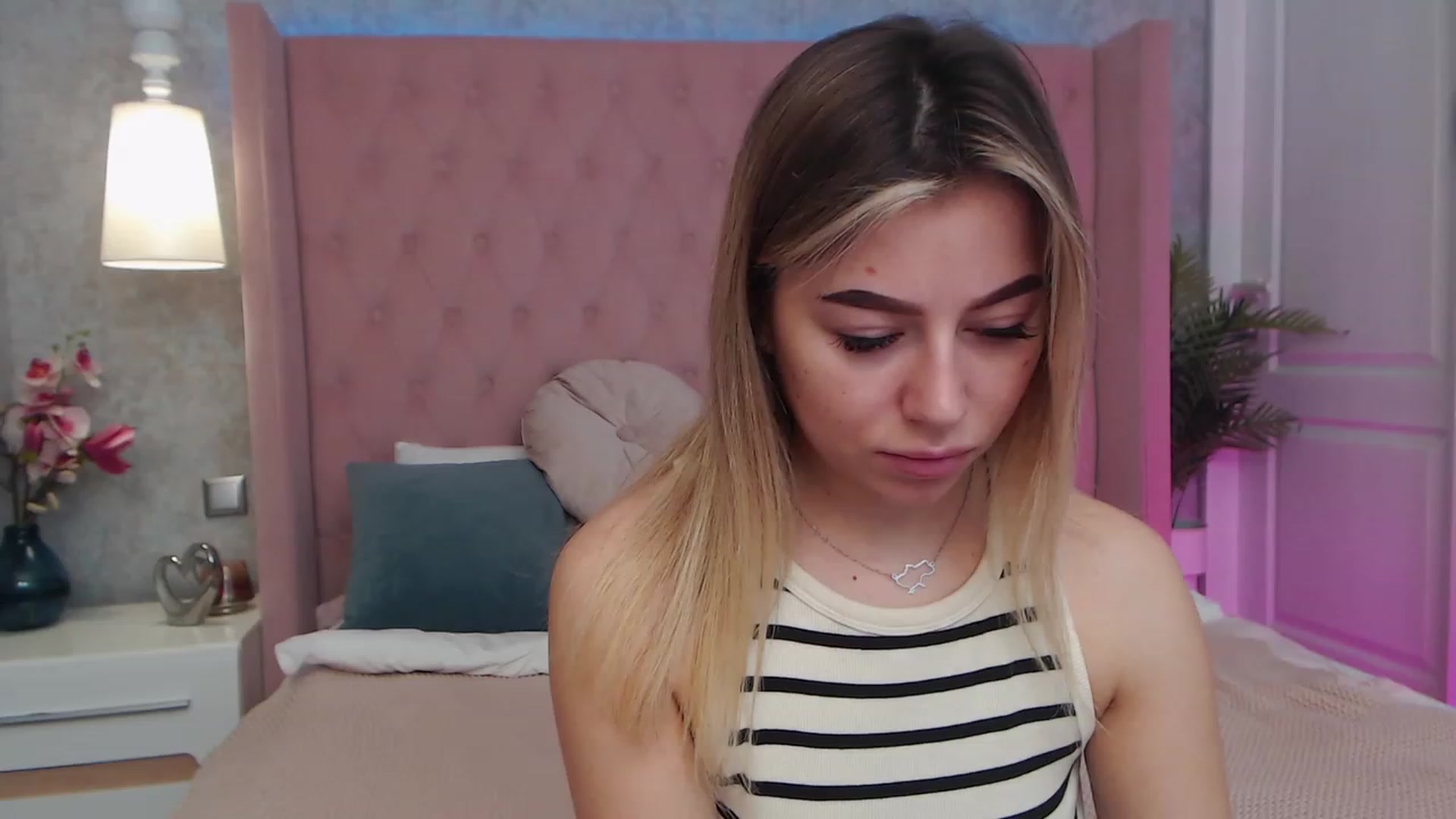 Gallery image thumbnail from SofiBloom's myfreecams stream on, 03/24/2023, 08:59 image 11 of 20