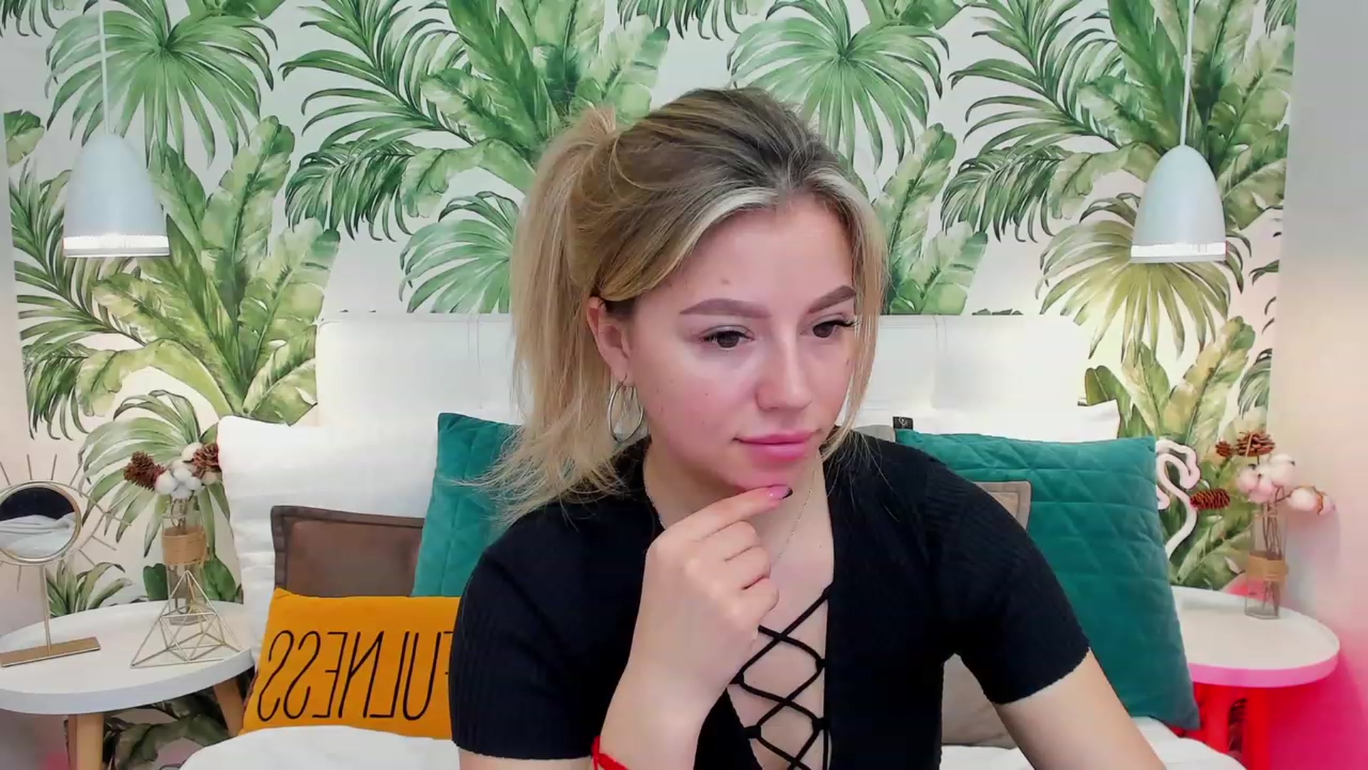 Gallery image thumbnail from SofiBloom's myfreecams stream on, 03/25/2023, 09:19 image 18 of 20