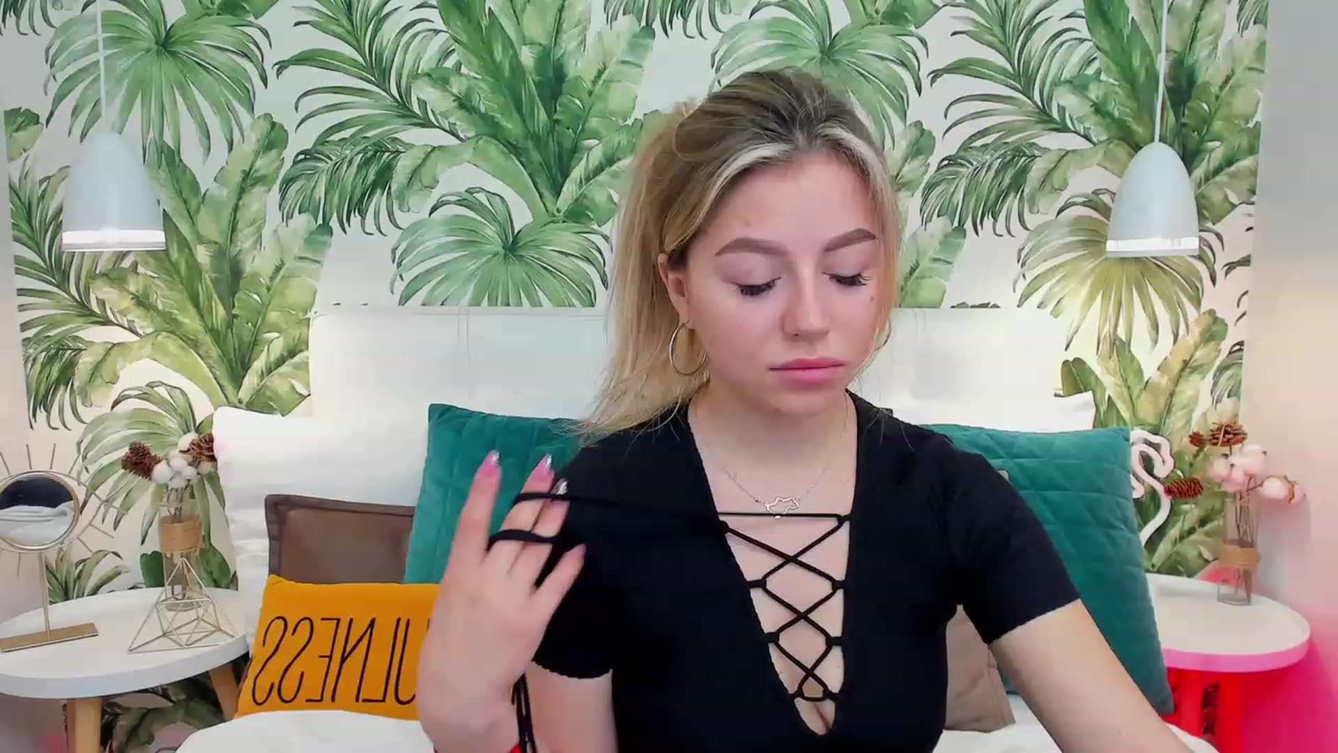 Gallery image thumbnail from SofiBloom's myfreecams stream on, 03/25/2023, 09:19 image 20 of 20
