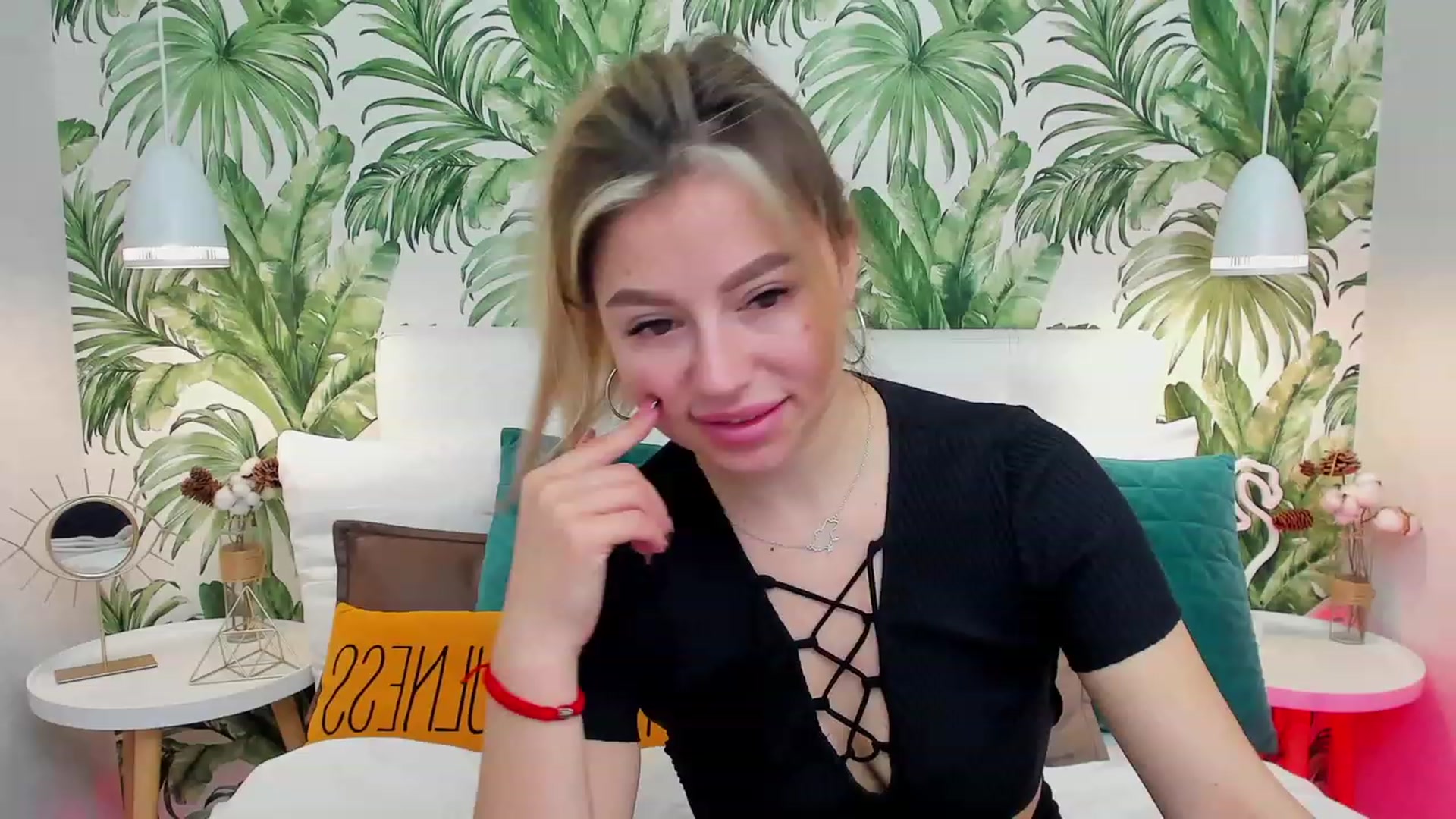 Gallery image thumbnail from SofiBloom's myfreecams stream on, 03/25/2023, 09:19 image 4 of 20
