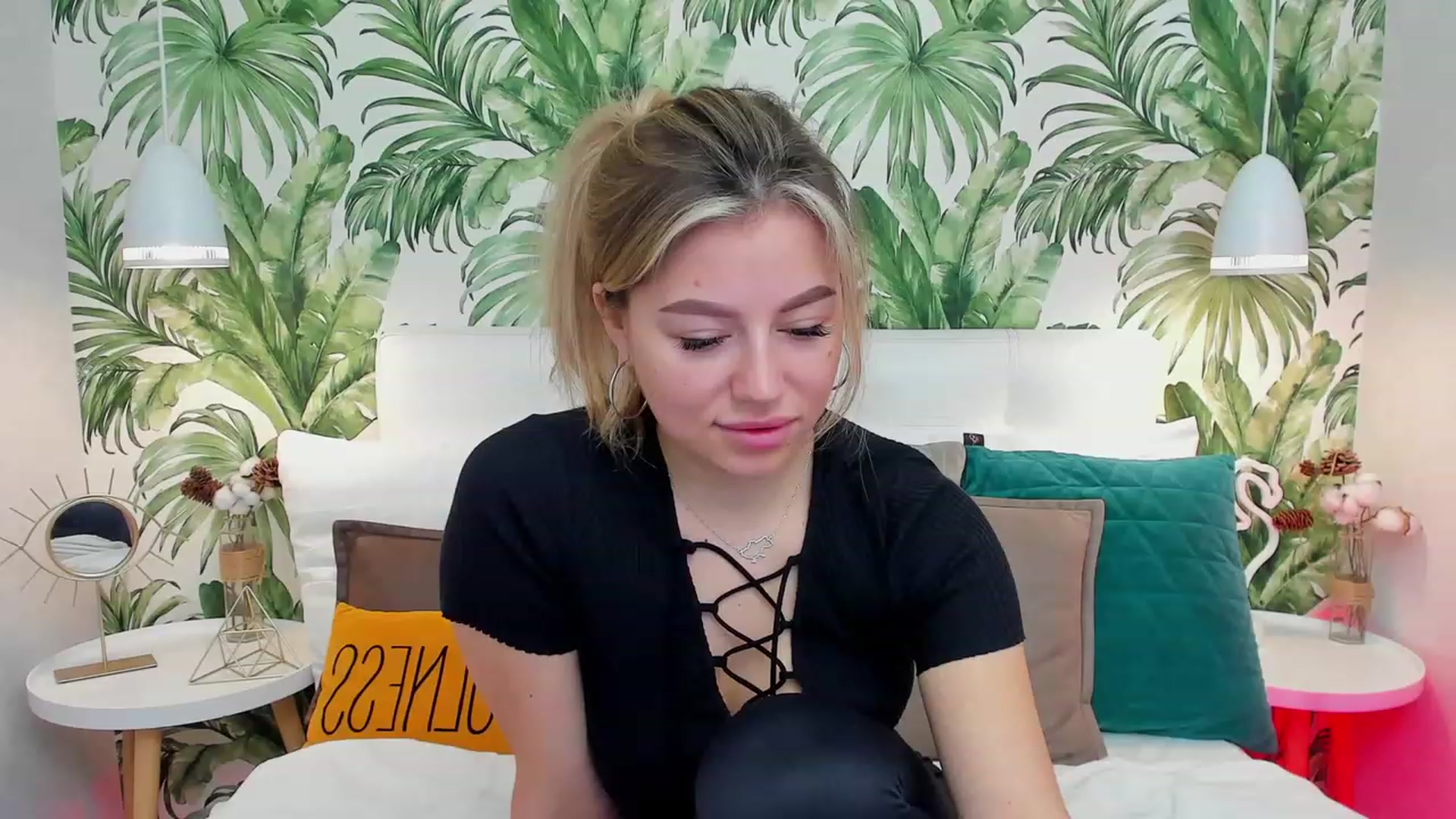 Gallery image thumbnail from SofiBloom's myfreecams stream on, 03/25/2023, 09:19 image 10 of 20